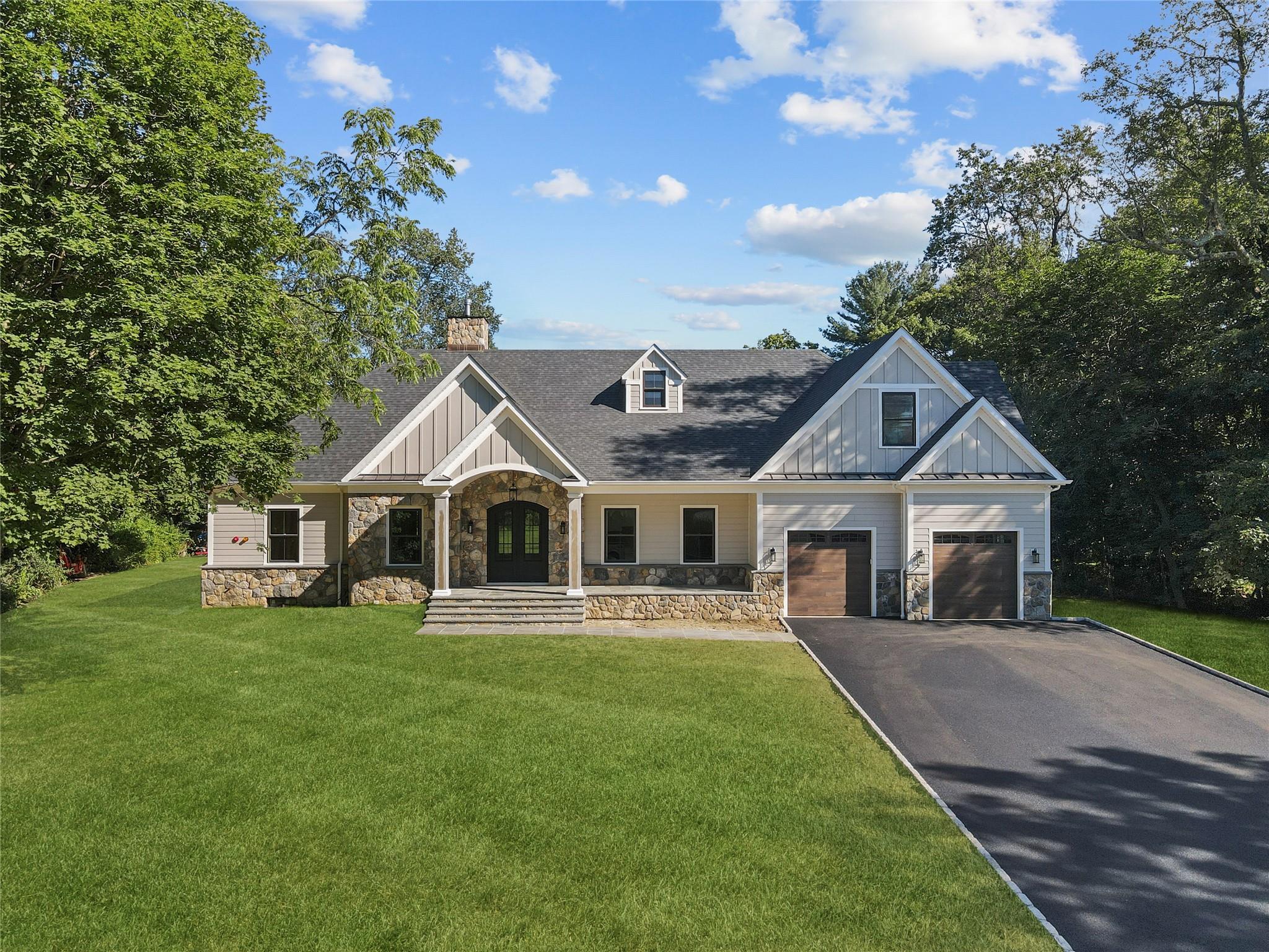 4 Circle Drive, Mount Kisco, NY 10549