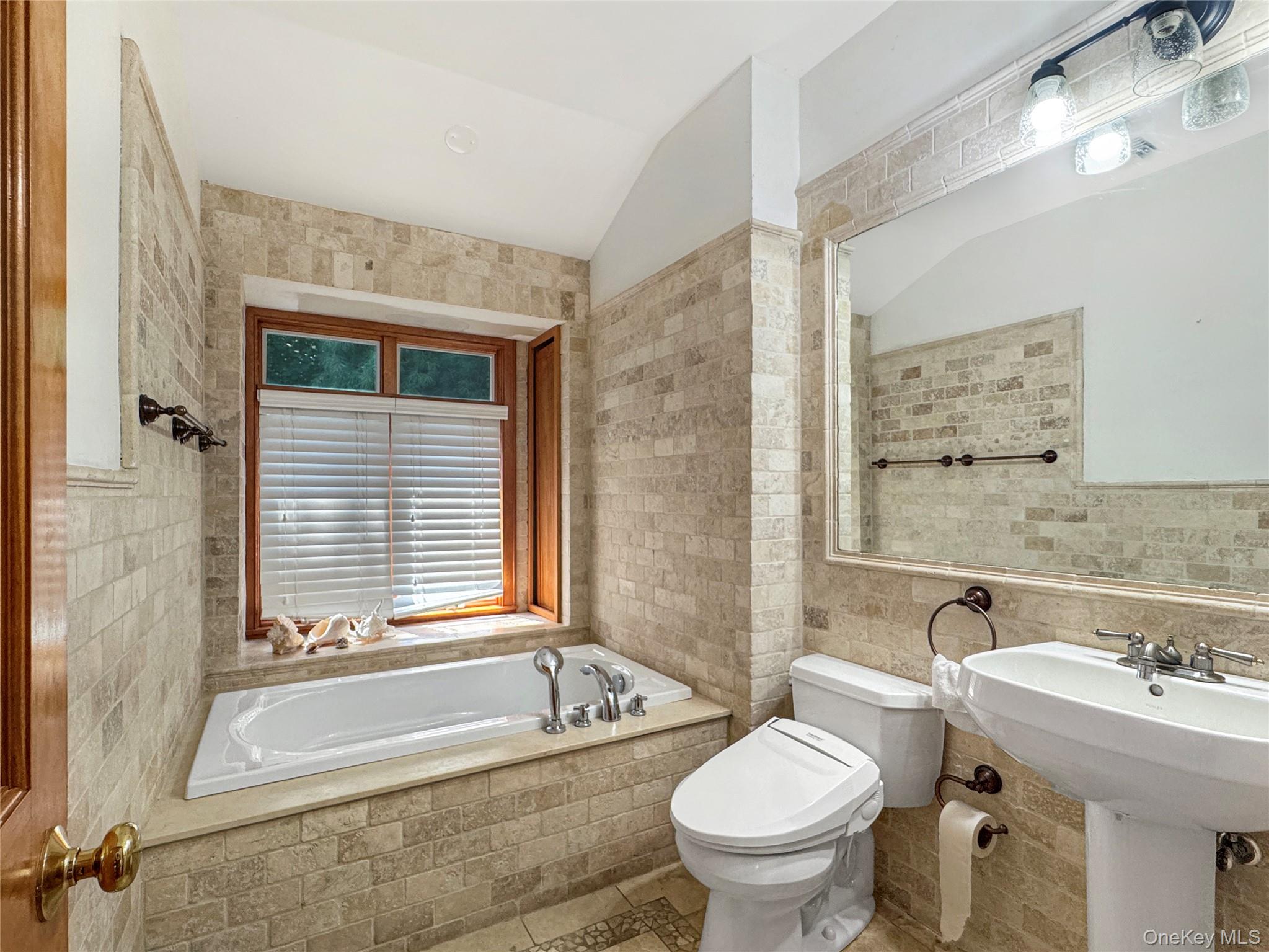 10890 Old Sound Avenue, Mattituck, NY 11952