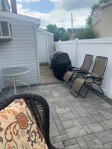 46 Knoll Street, Lindenhurst, NY 11757