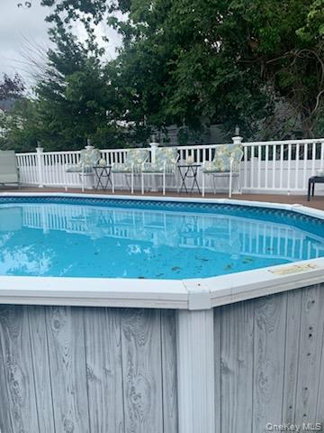 46 Knoll Street, Lindenhurst, NY 11757