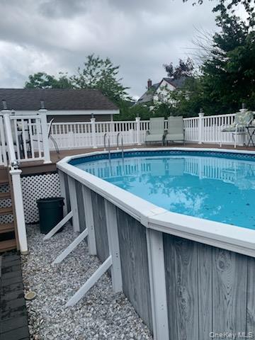 46 Knoll Street, Lindenhurst, NY 11757