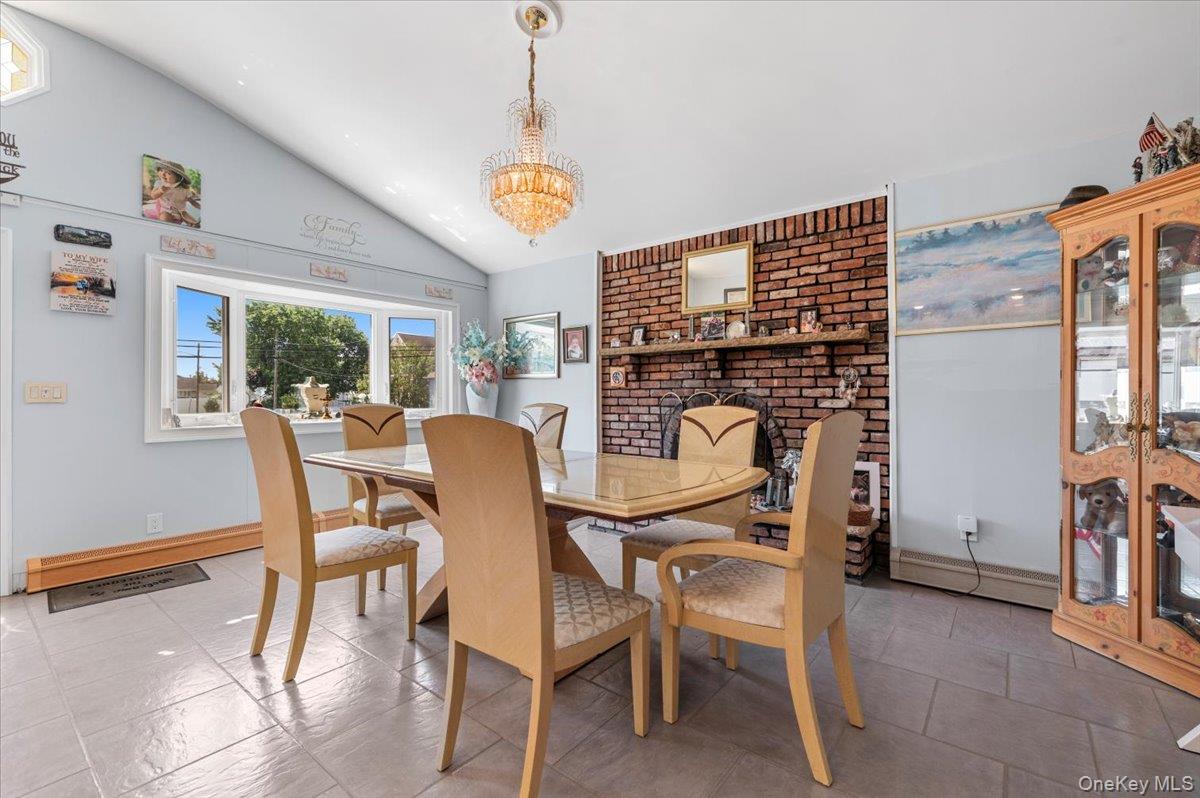 46 Knoll Street, Lindenhurst, NY 11757