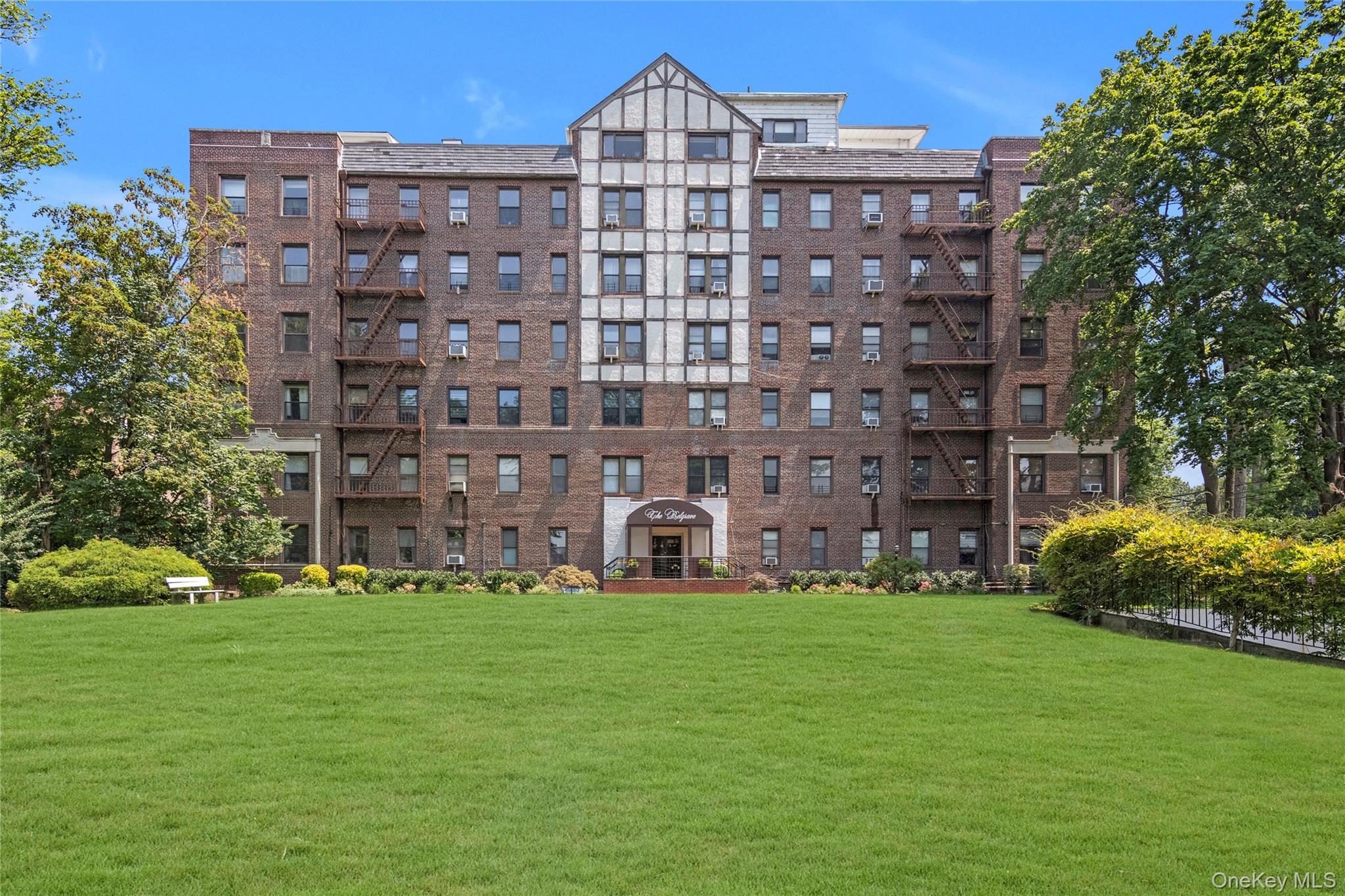 37 Brompton Road # 5D, Great Neck, NY 11021