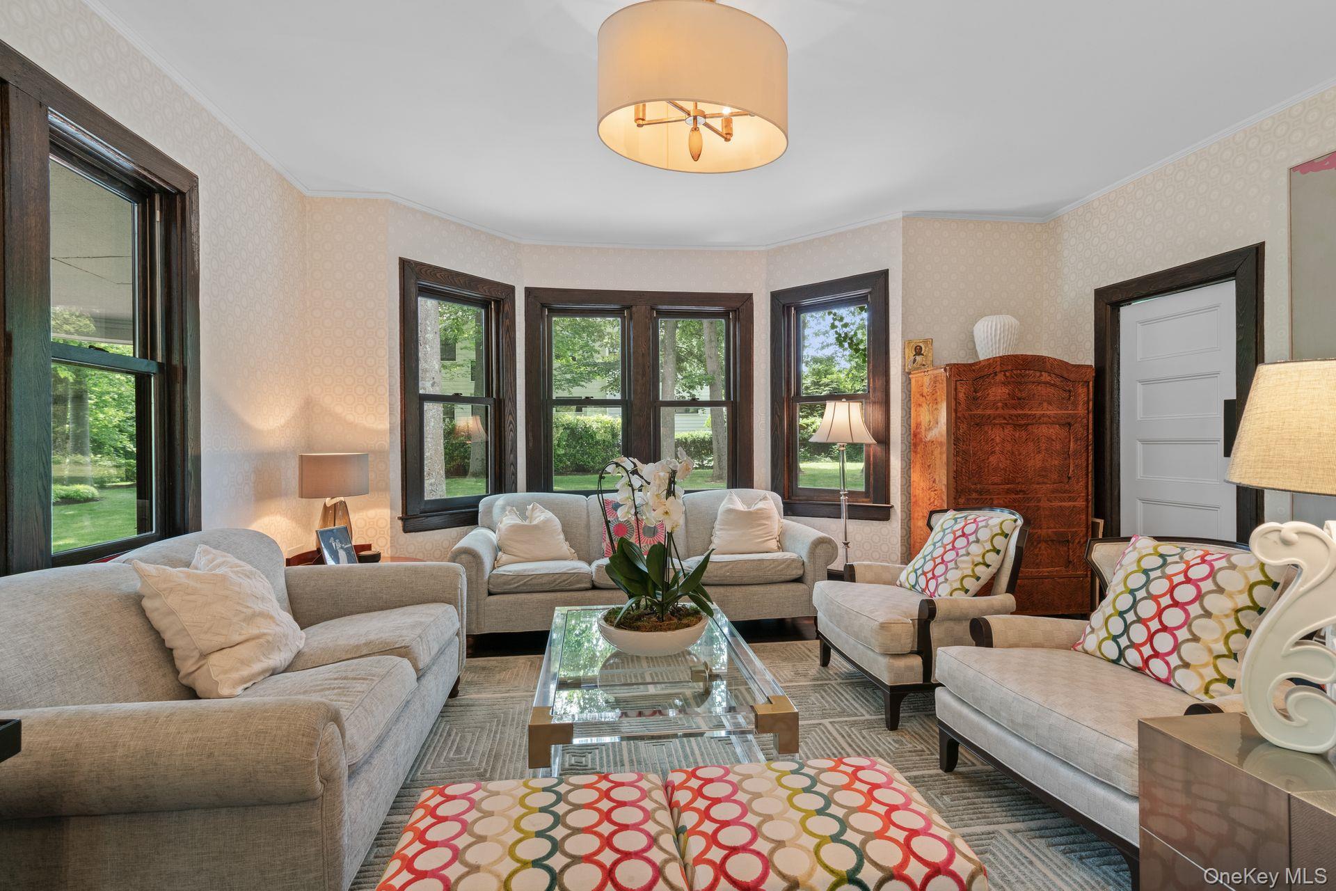 86 Lafayette Avenue, Sea Cliff, NY 11579