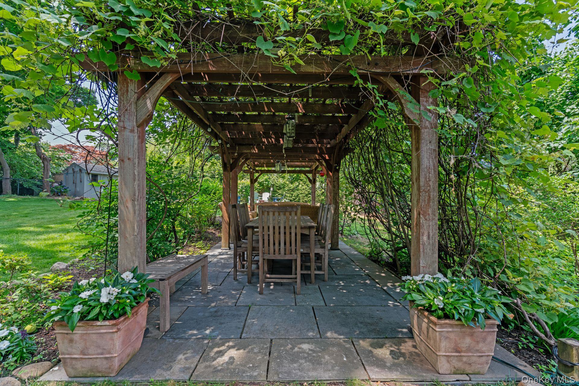 86 Lafayette Avenue, Sea Cliff, NY 11579