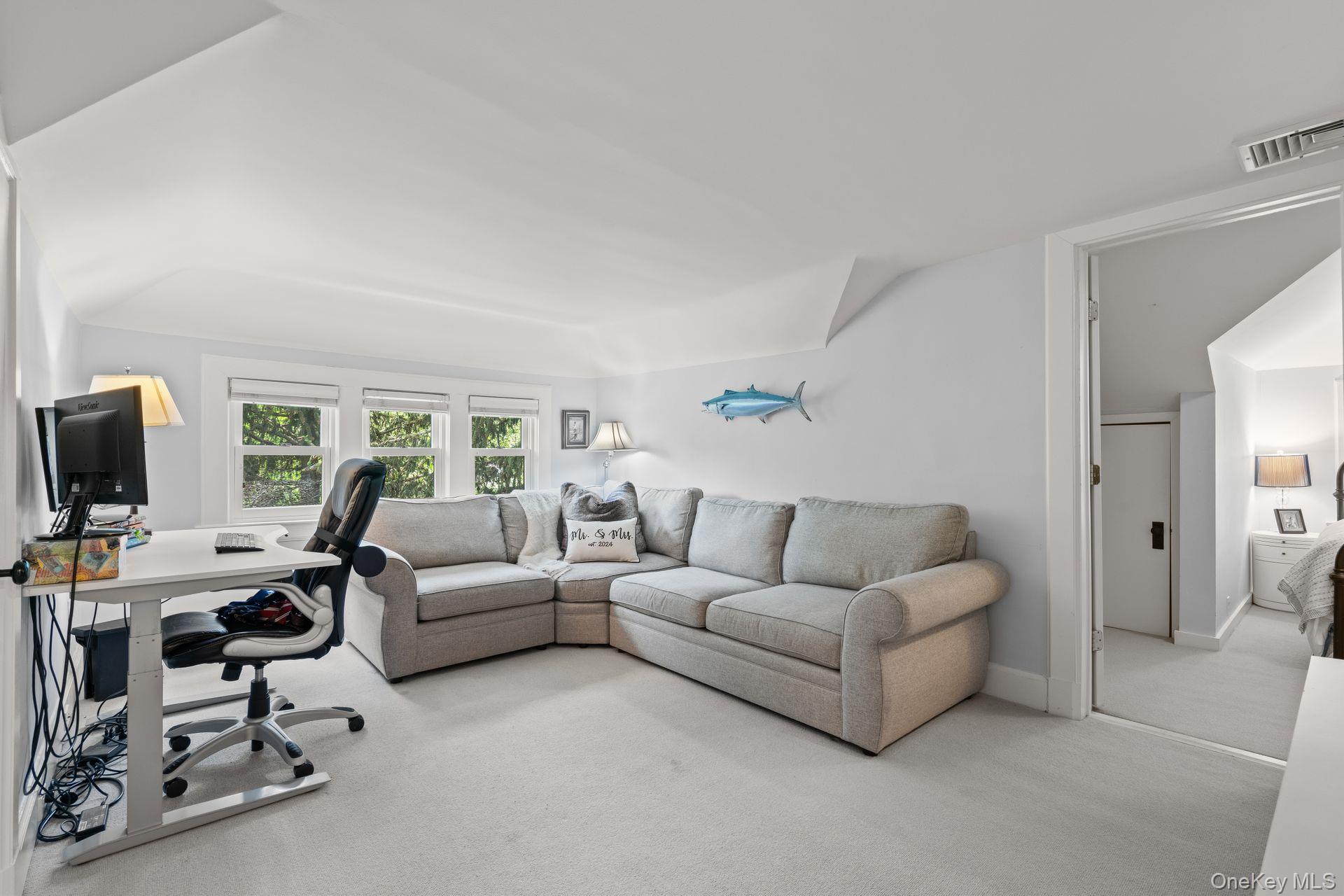 86 Lafayette Avenue, Sea Cliff, NY 11579