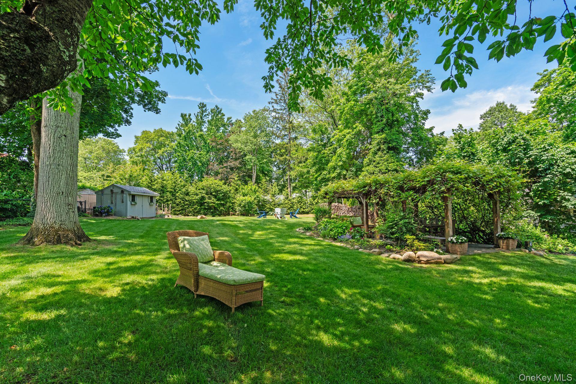 86 Lafayette Avenue, Sea Cliff, NY 11579