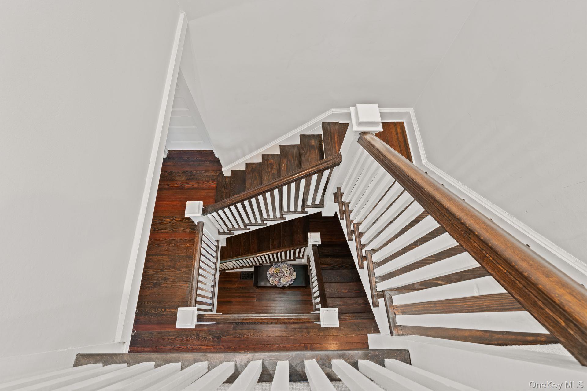 86 Lafayette Avenue, Sea Cliff, NY 11579