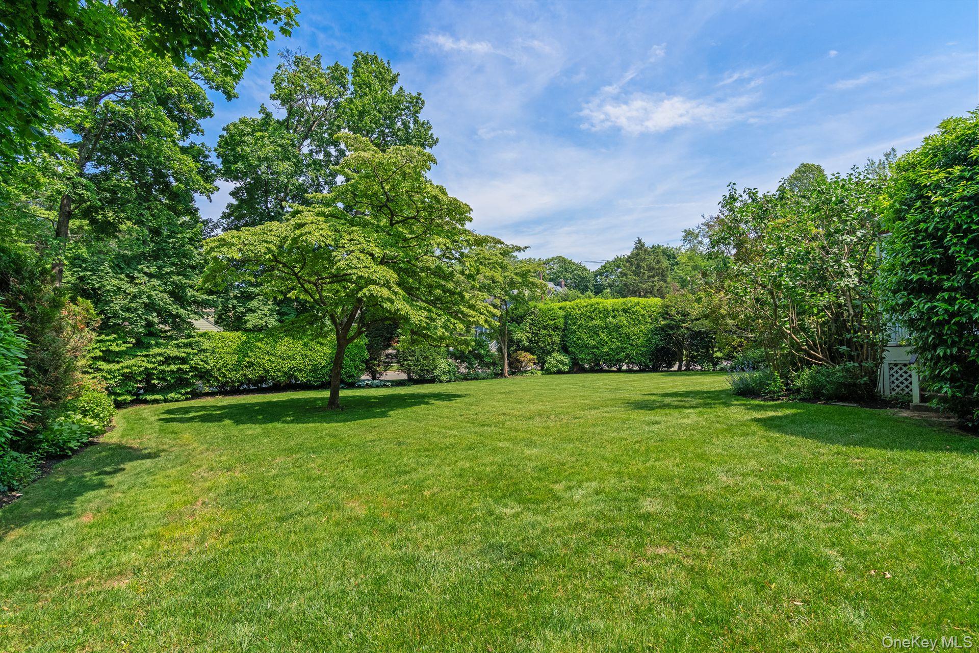 86 Lafayette Avenue, Sea Cliff, NY 11579