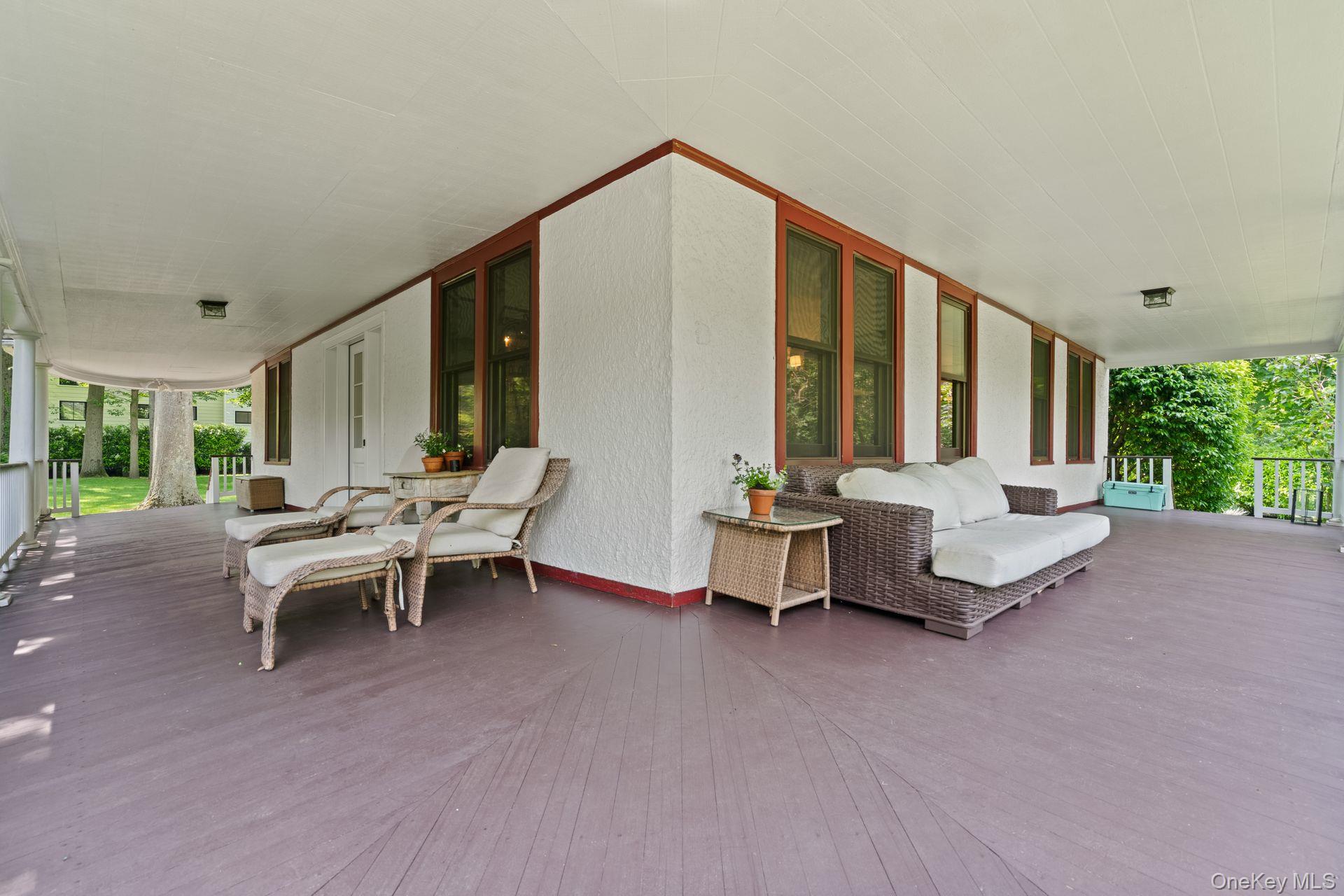 86 Lafayette Avenue, Sea Cliff, NY 11579