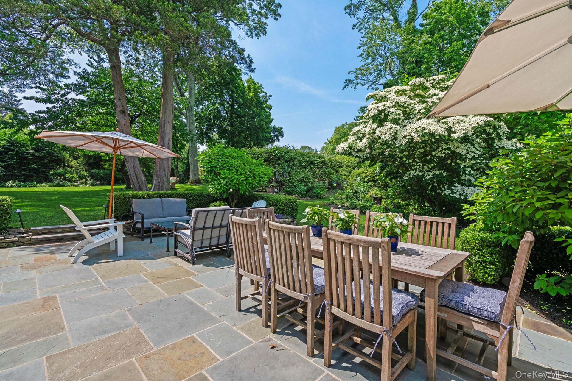 86 Lafayette Avenue, Sea Cliff, NY 11579