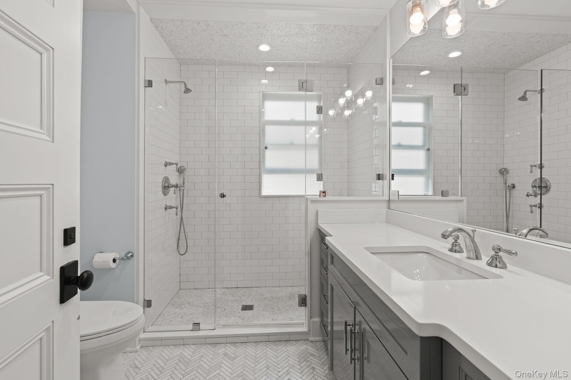 86 Lafayette Avenue, Sea Cliff, NY 11579