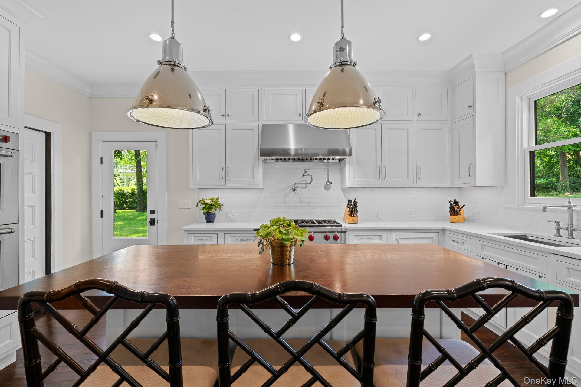 86 Lafayette Avenue, Sea Cliff, NY 11579