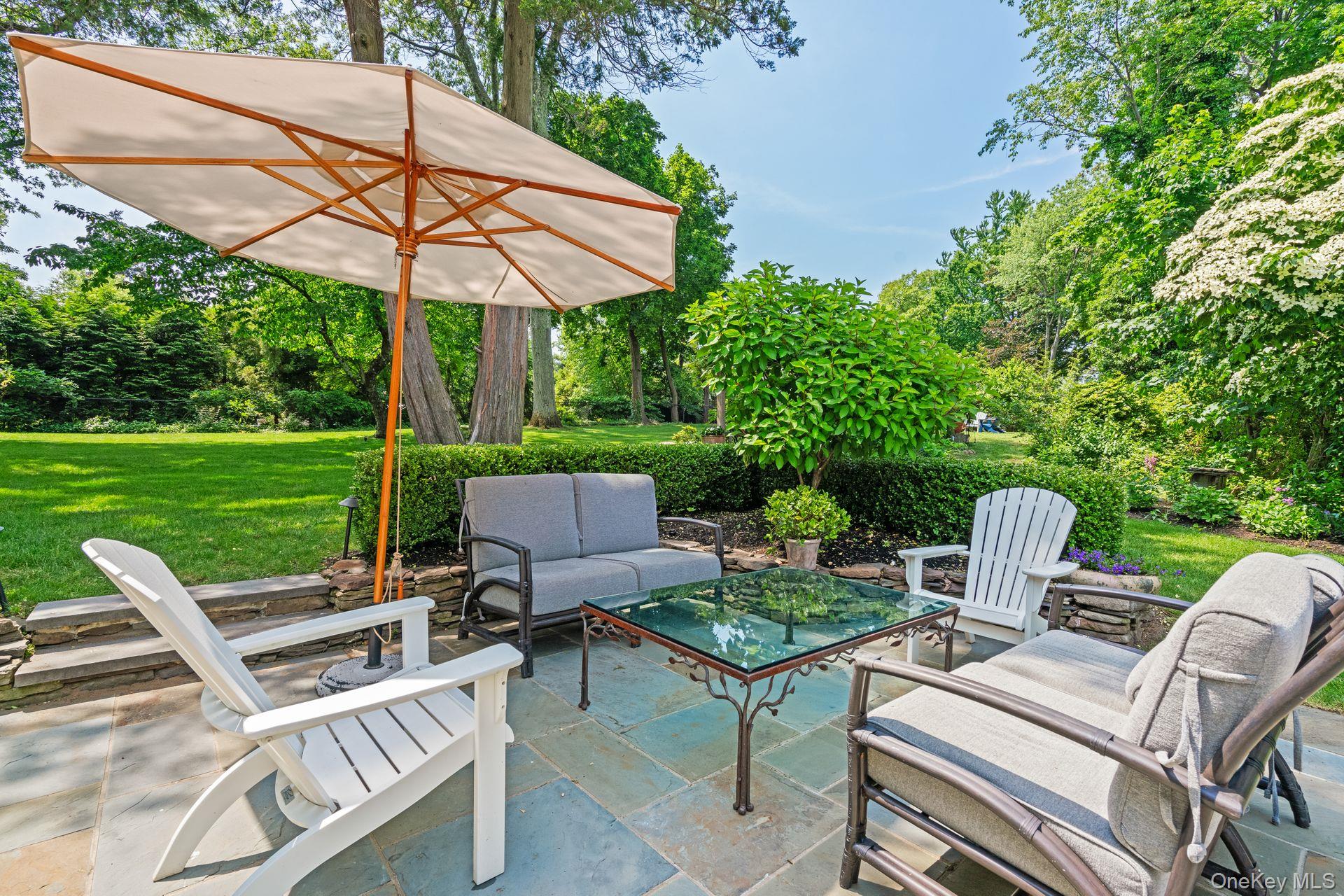 86 Lafayette Avenue, Sea Cliff, NY 11579