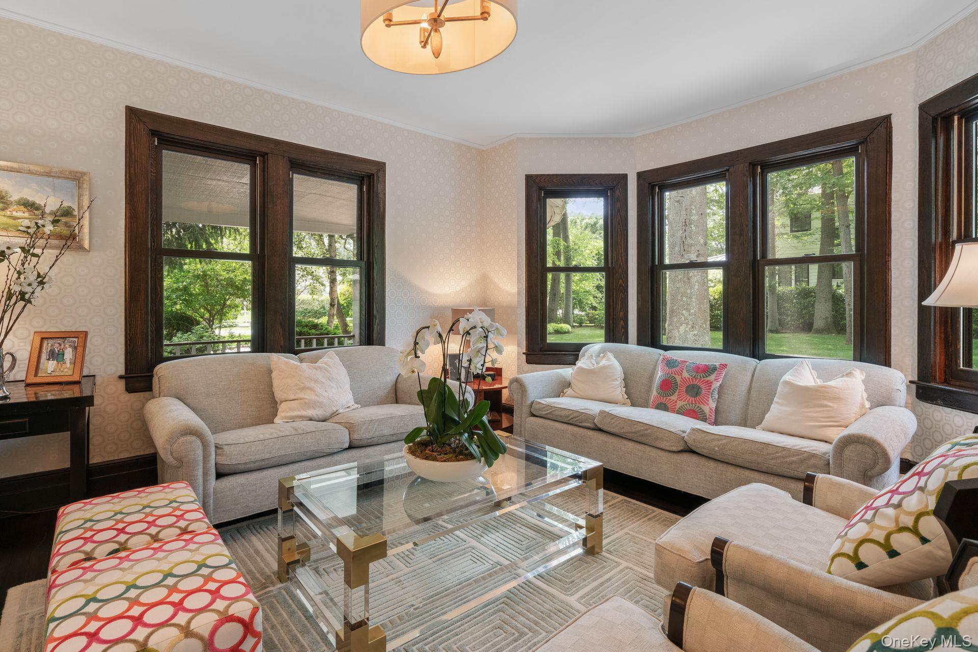 86 Lafayette Avenue, Sea Cliff, NY 11579