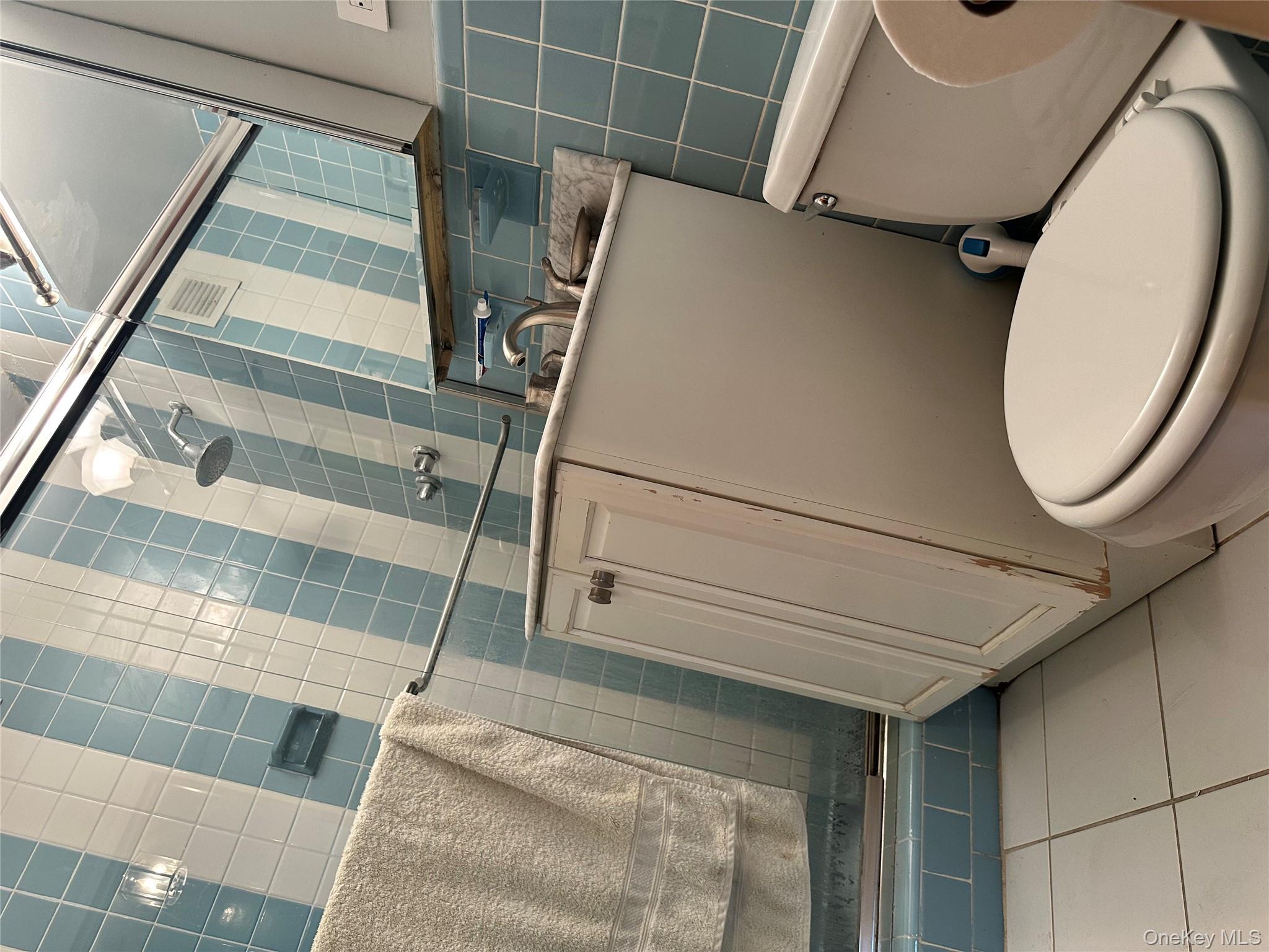 18-15 215 Street # 3M, Bayside, NY 11360