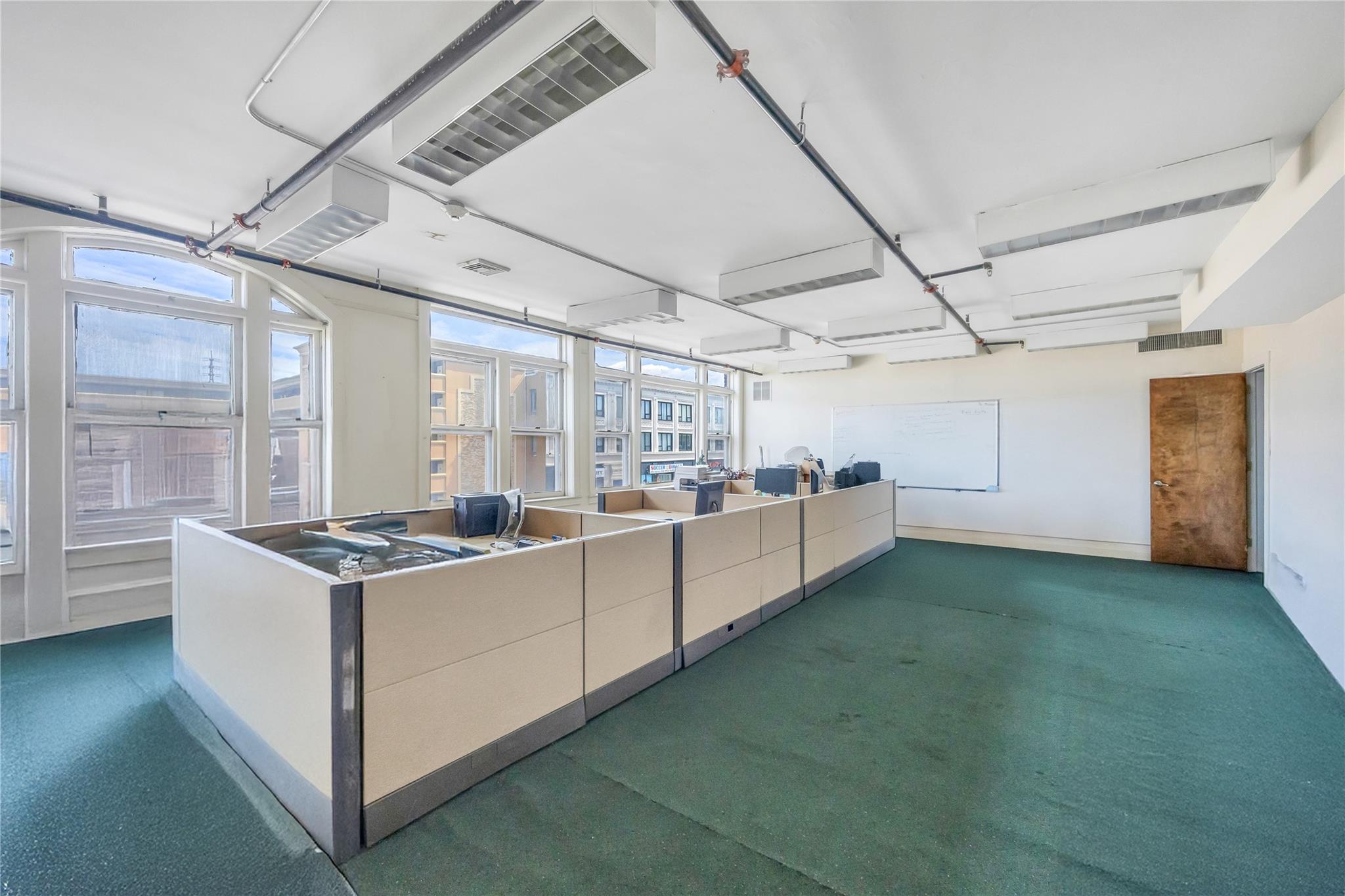 184 Sunrise Highway # 182, Rockville Centre, NY 11570