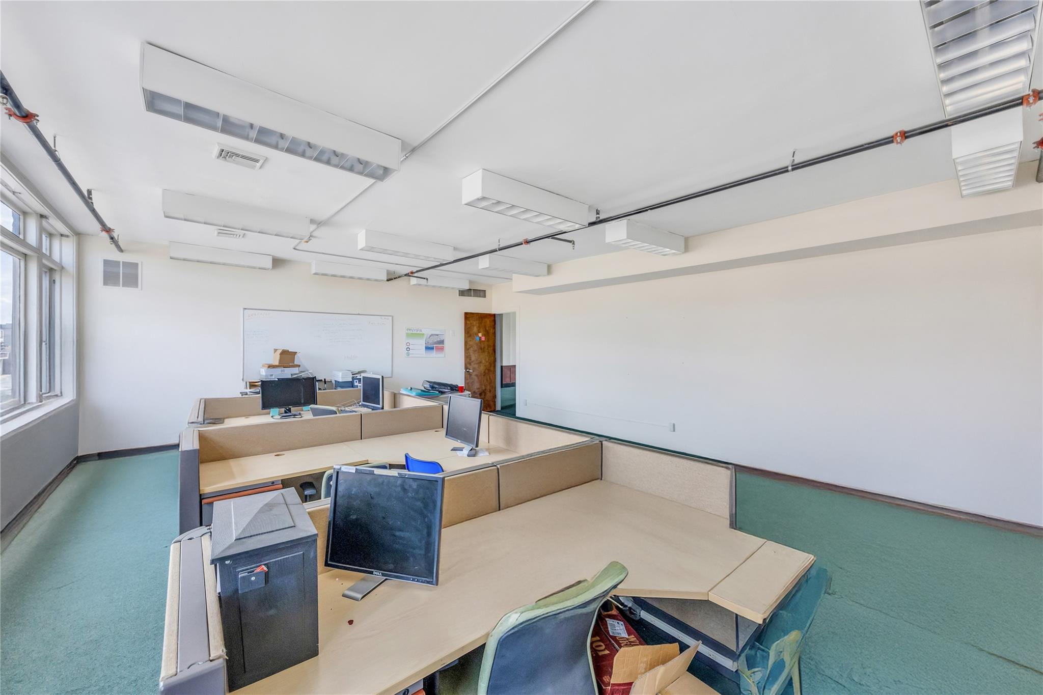 184 Sunrise Highway # 182, Rockville Centre, NY 11570