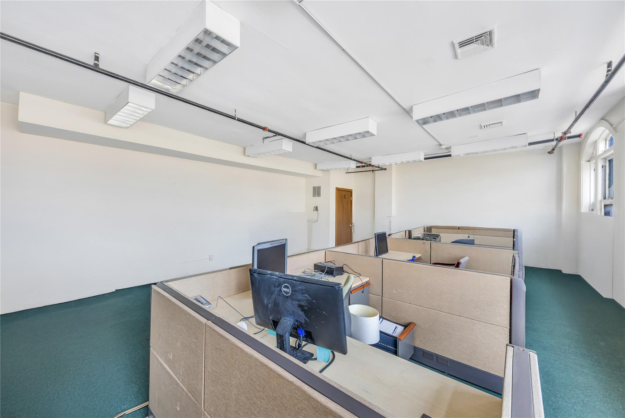 184 Sunrise Highway # 182, Rockville Centre, NY 11570