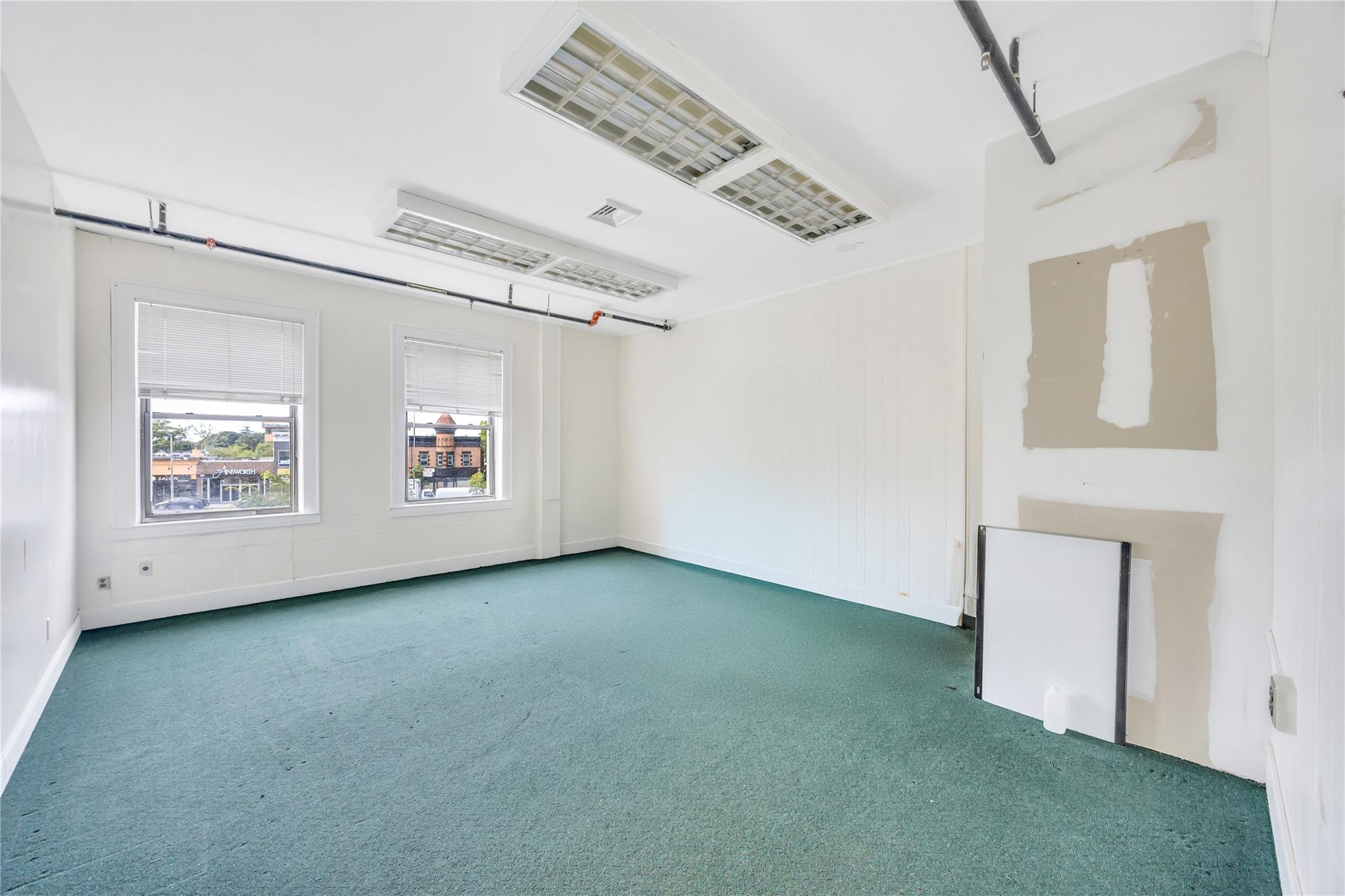 184 Sunrise Highway # 182, Rockville Centre, NY 11570