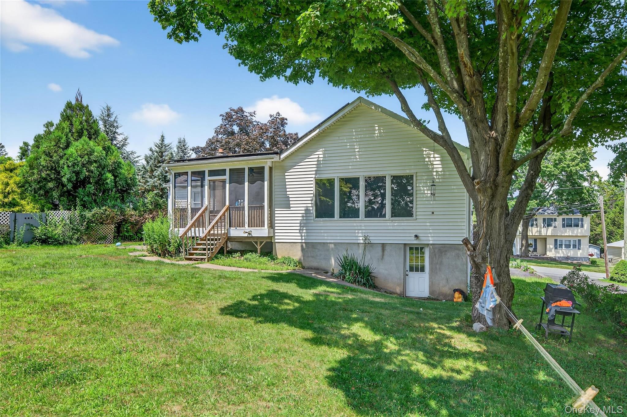 9 Woodland Road, Monroe, NY 10950