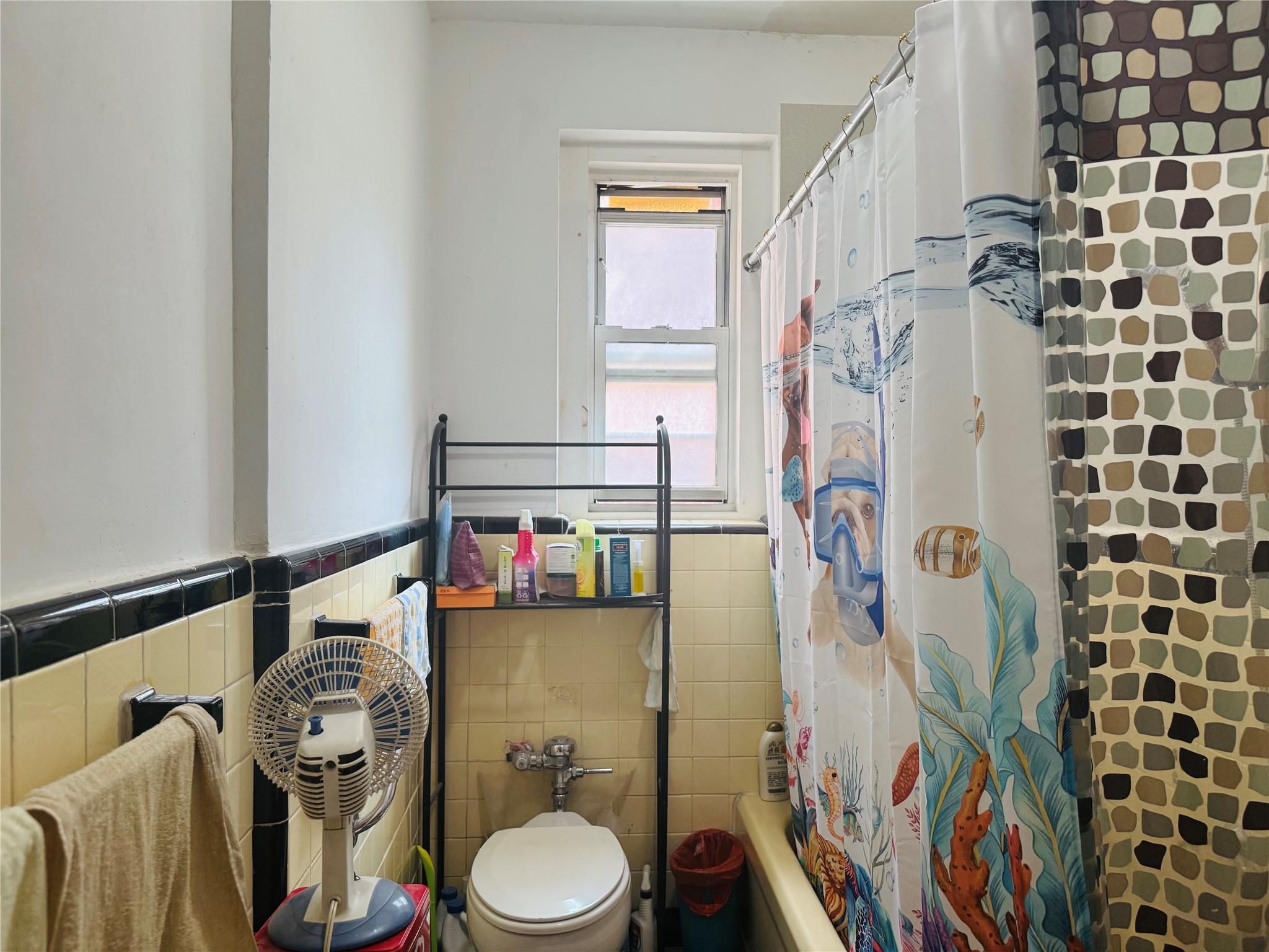 111-39 76 Road # D1, Forest Hills, NY 11375