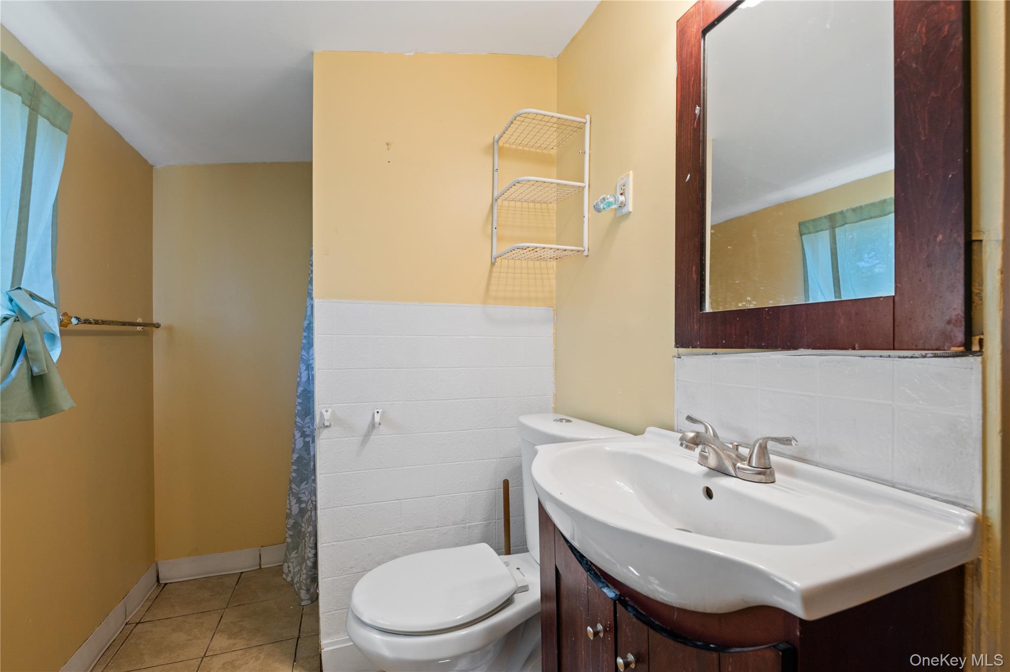 495 Jefferson Avenue, Brentwood, NY 11717