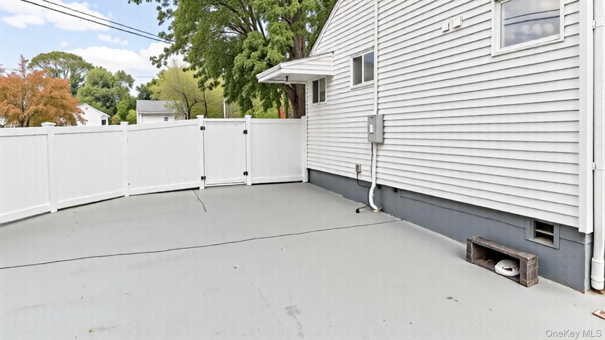 495 Jefferson Avenue, Brentwood, NY 11717