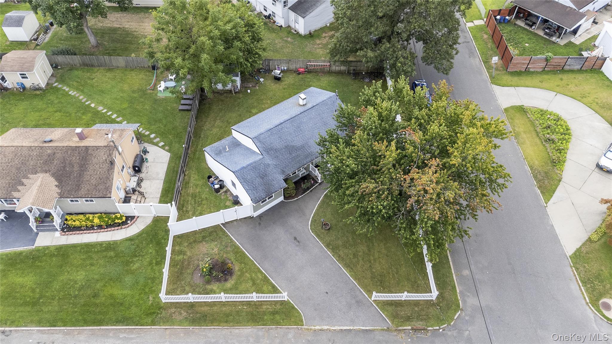 495 Jefferson Avenue, Brentwood, NY 11717