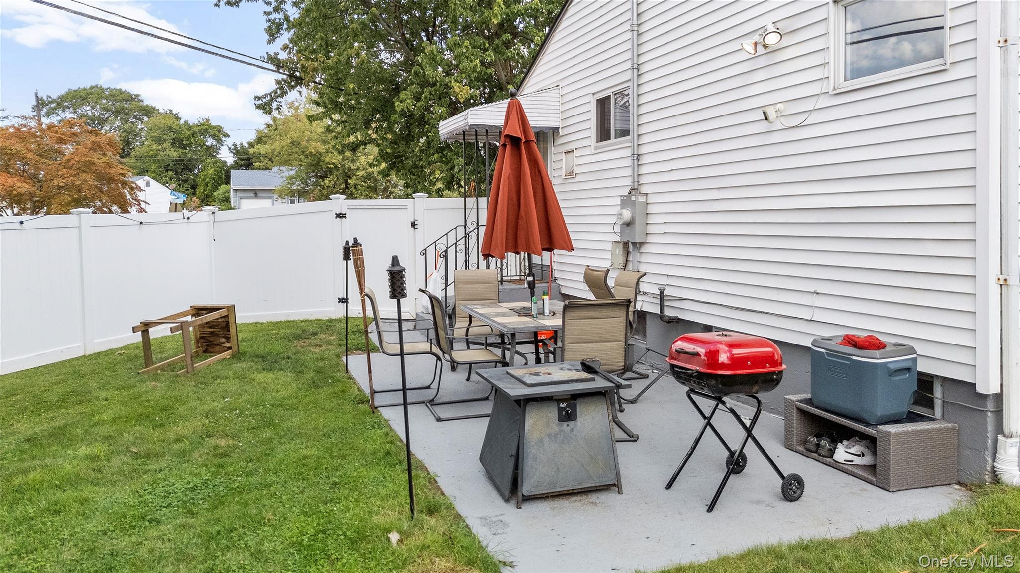 495 Jefferson Avenue, Brentwood, NY 11717