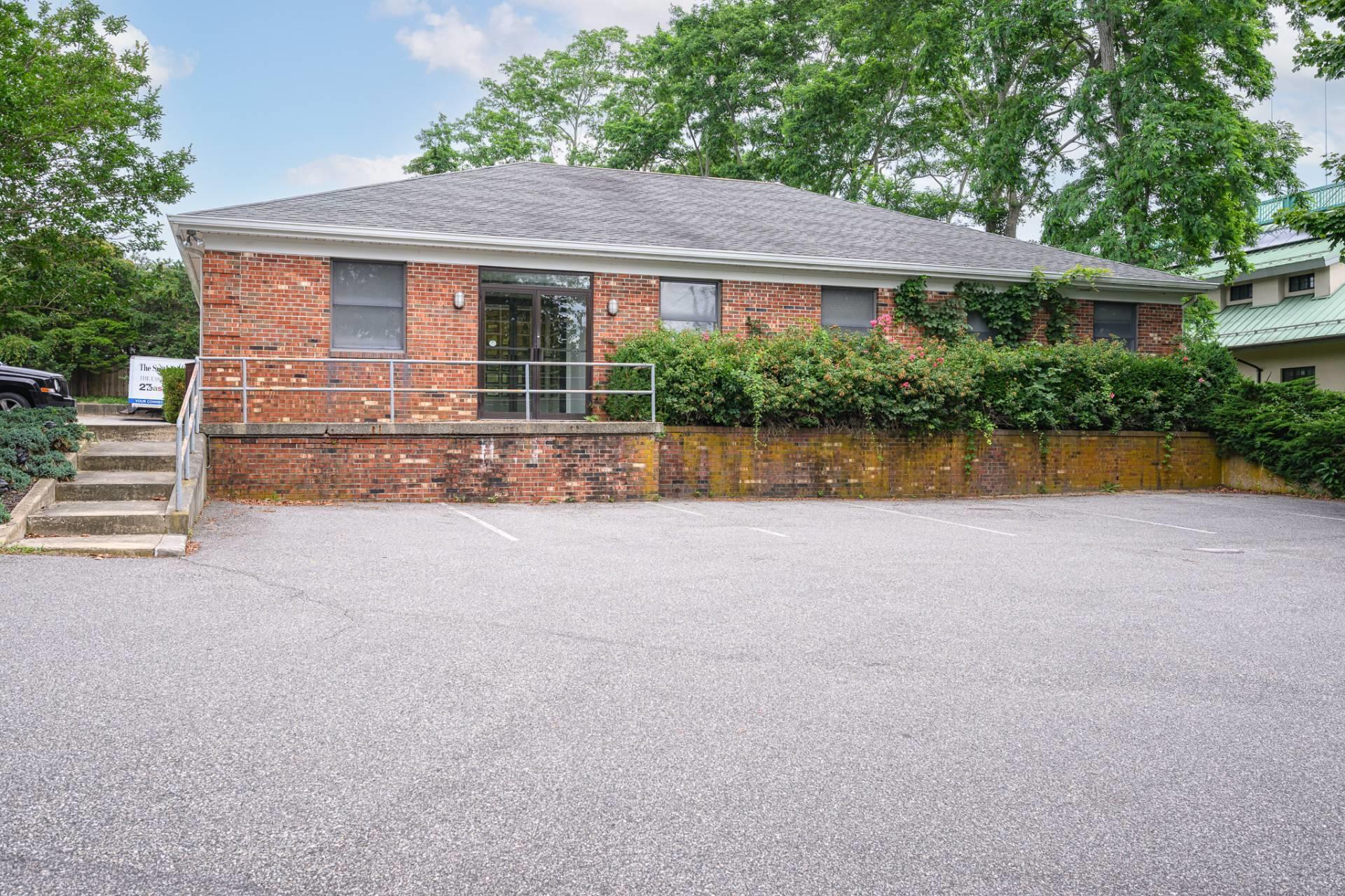 135 Windmill Lane, Southampton, NY 11968
