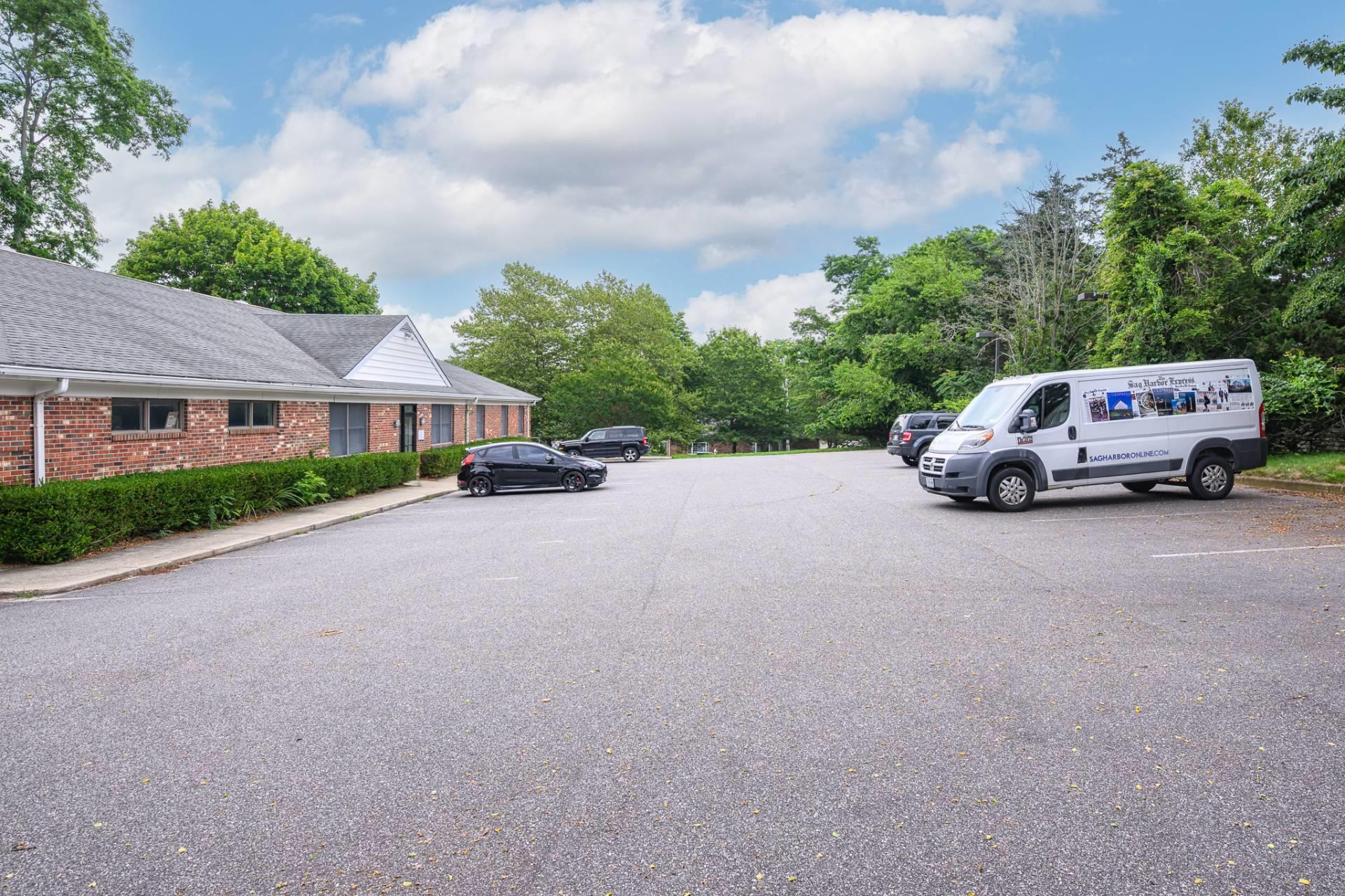 135 Windmill Lane, Southampton, NY 11968