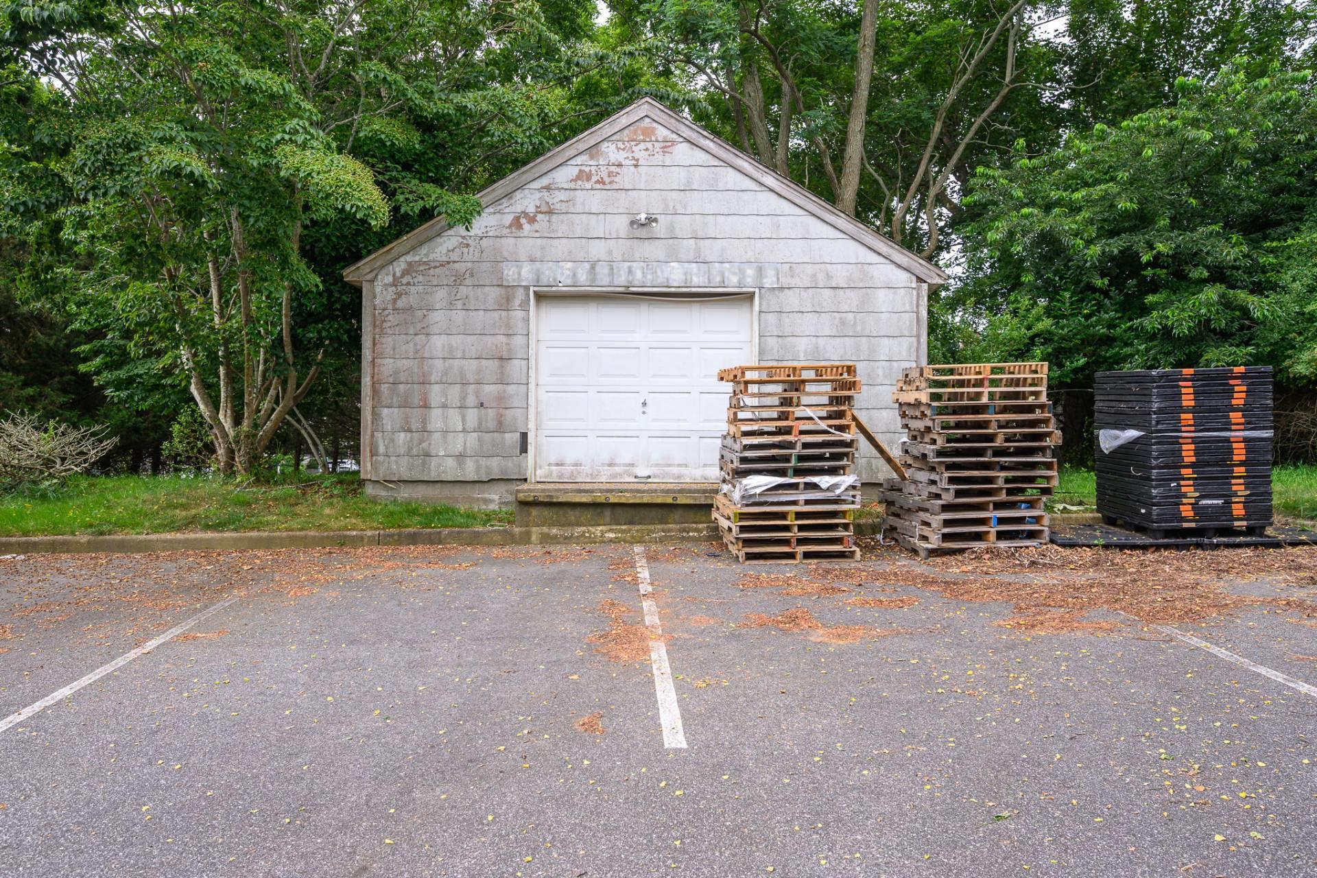 135 Windmill Lane, Southampton, NY 11968