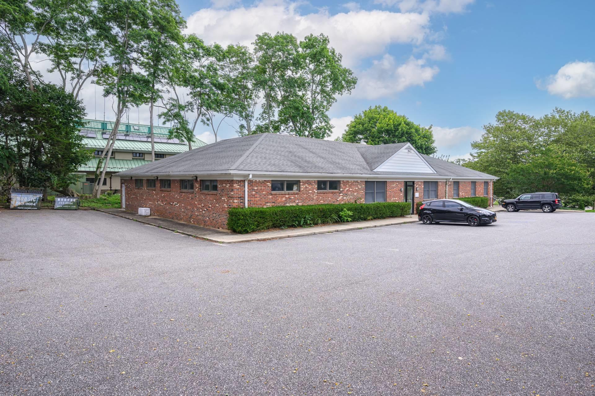 135 Windmill Lane, Southampton, NY 11968