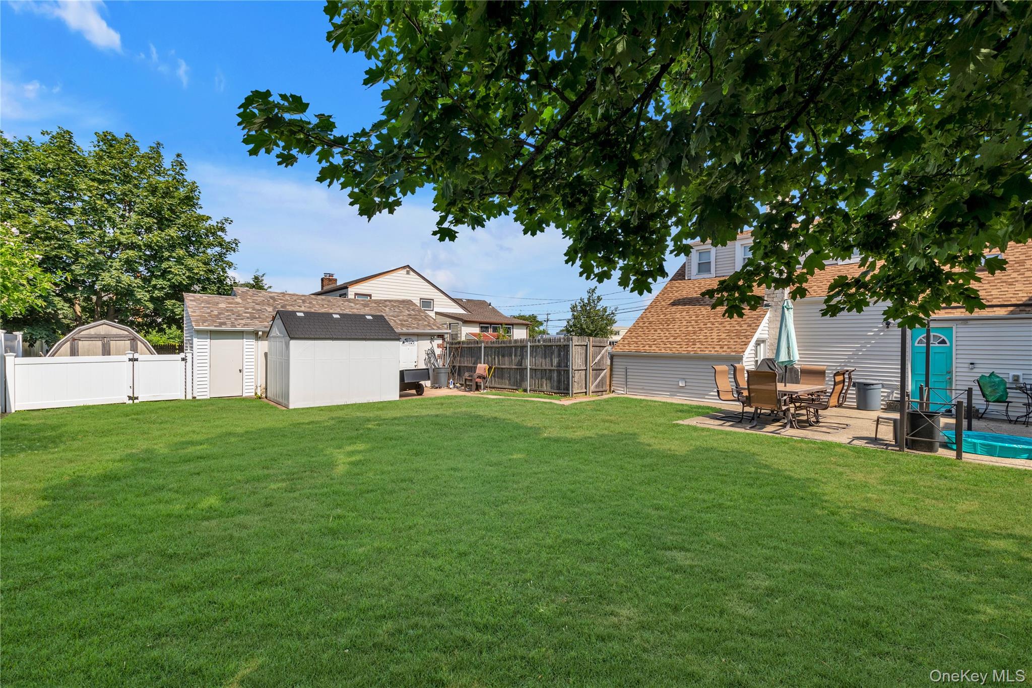 9 Hamilton Avenue, Island Park, NY 11558