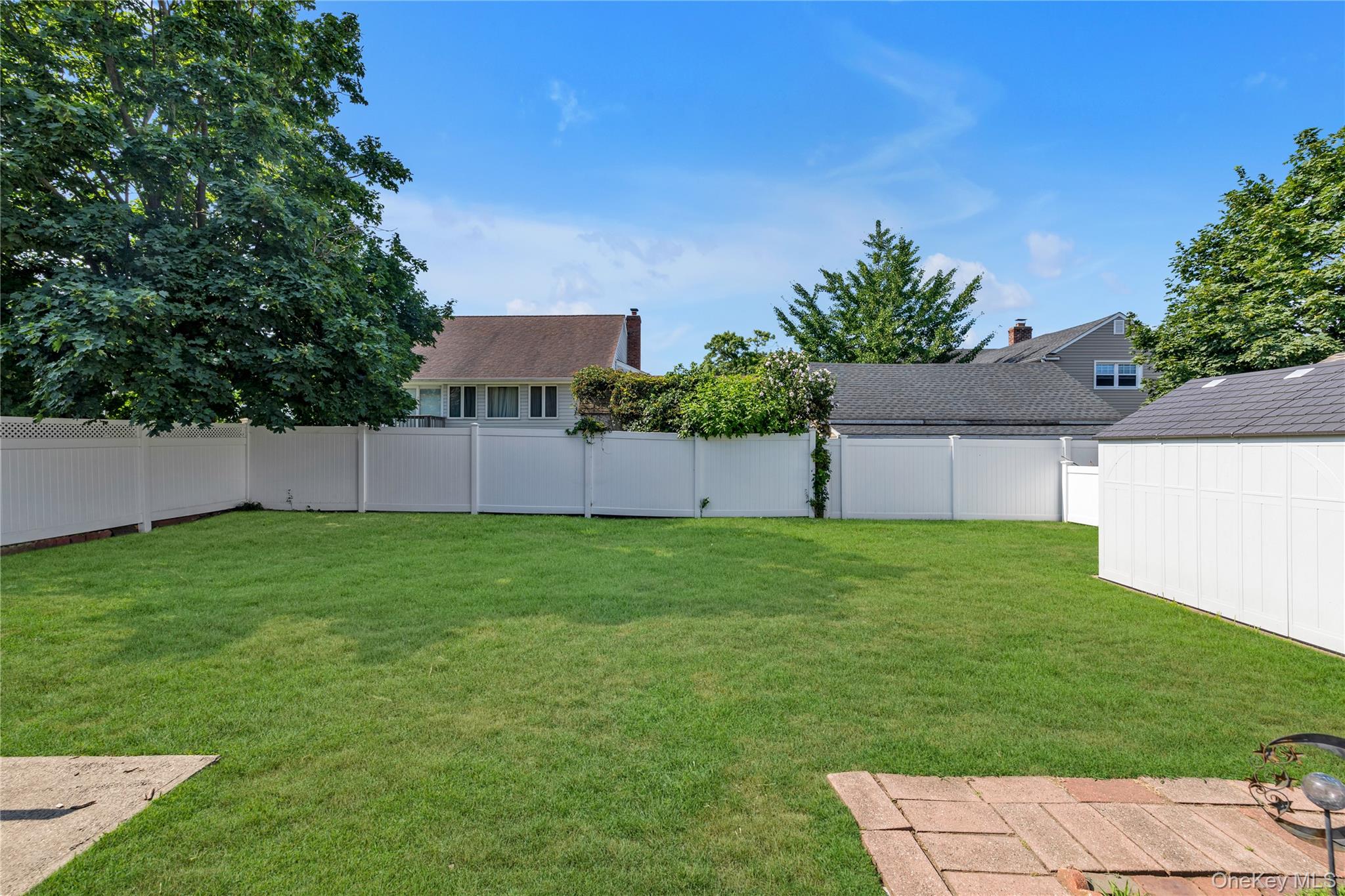 9 Hamilton Avenue, Island Park, NY 11558