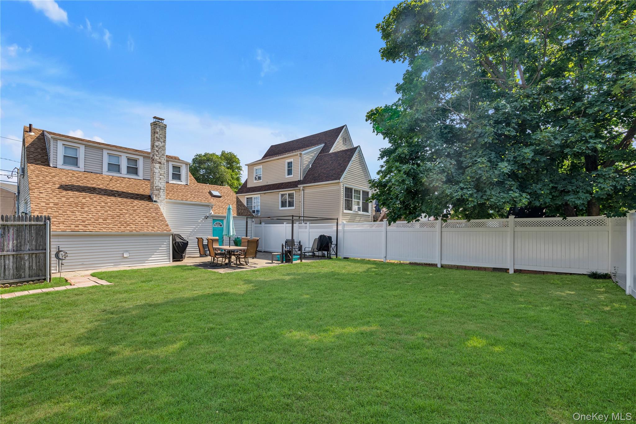 9 Hamilton Avenue, Island Park, NY 11558