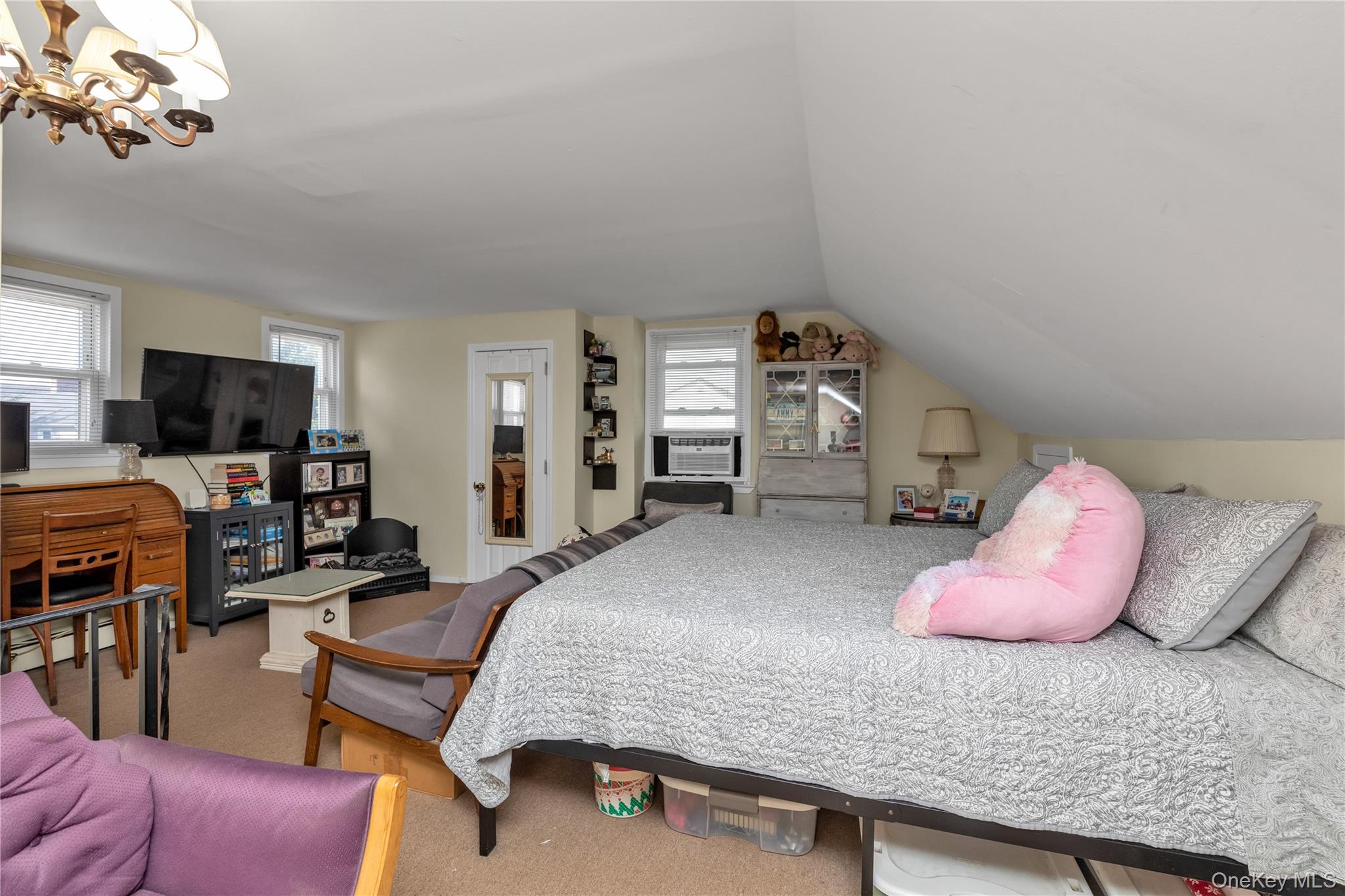 9 Hamilton Avenue, Island Park, NY 11558