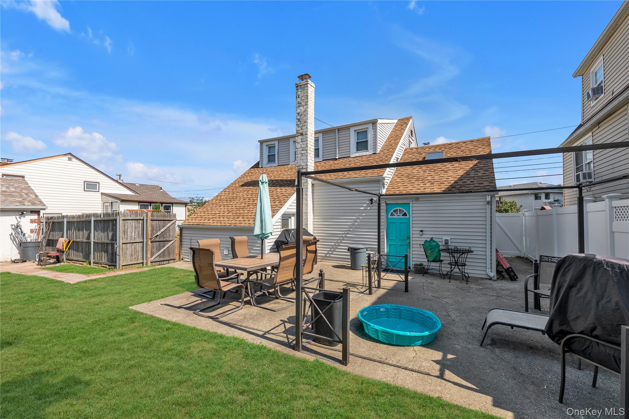 9 Hamilton Avenue, Island Park, NY 11558