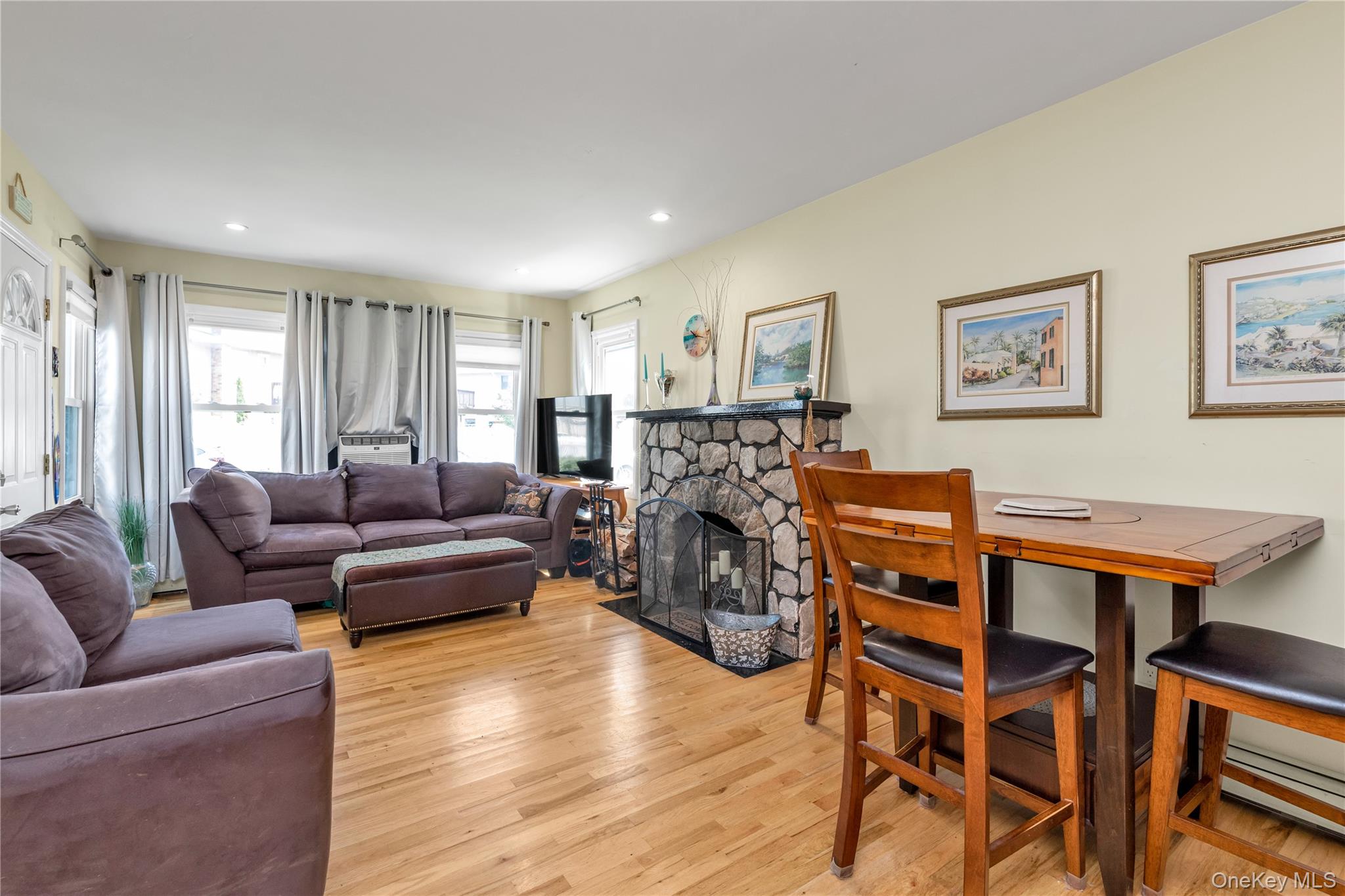 9 Hamilton Avenue, Island Park, NY 11558