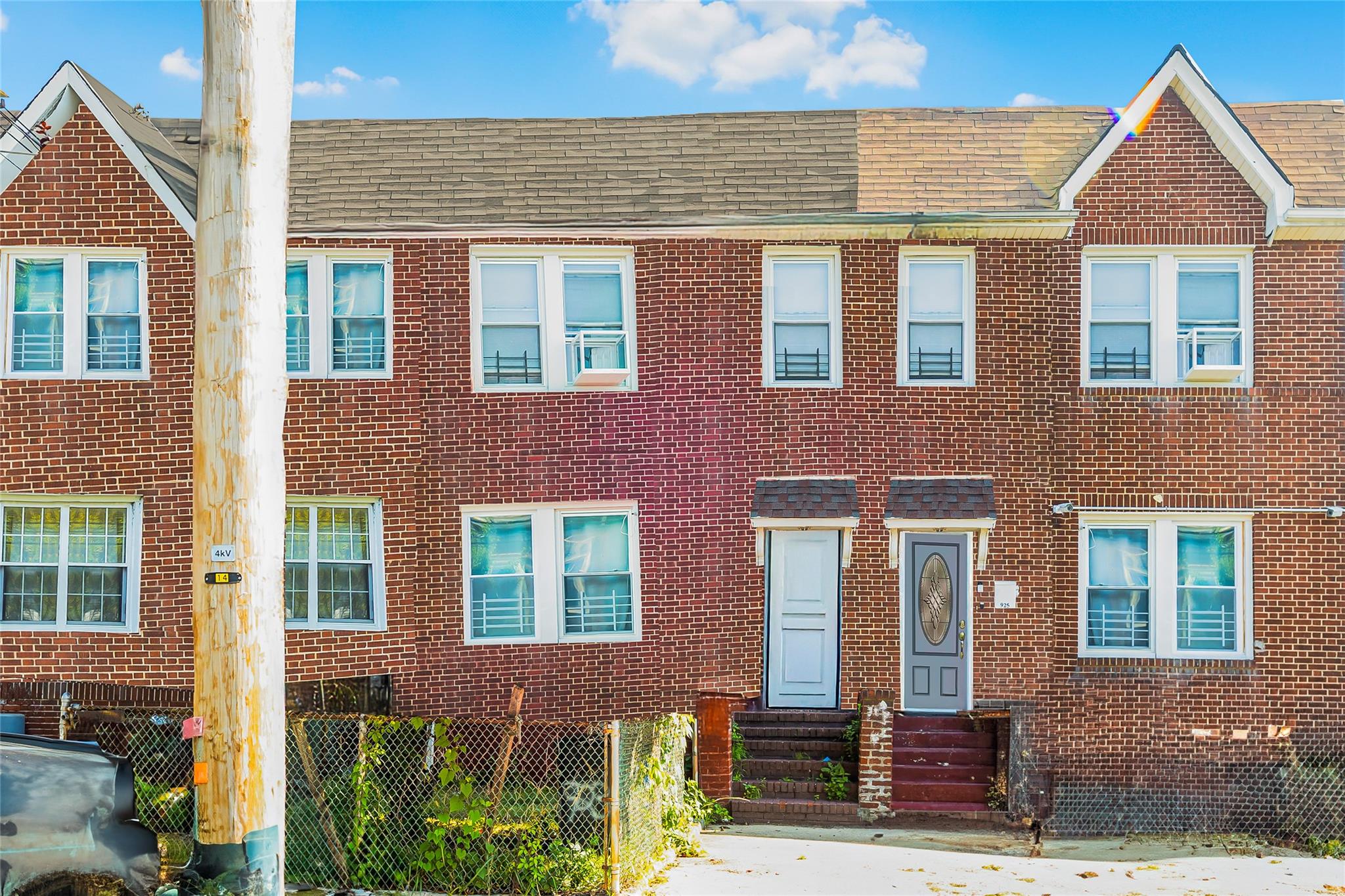 923 E 219th Street, Bronx, NY 10469