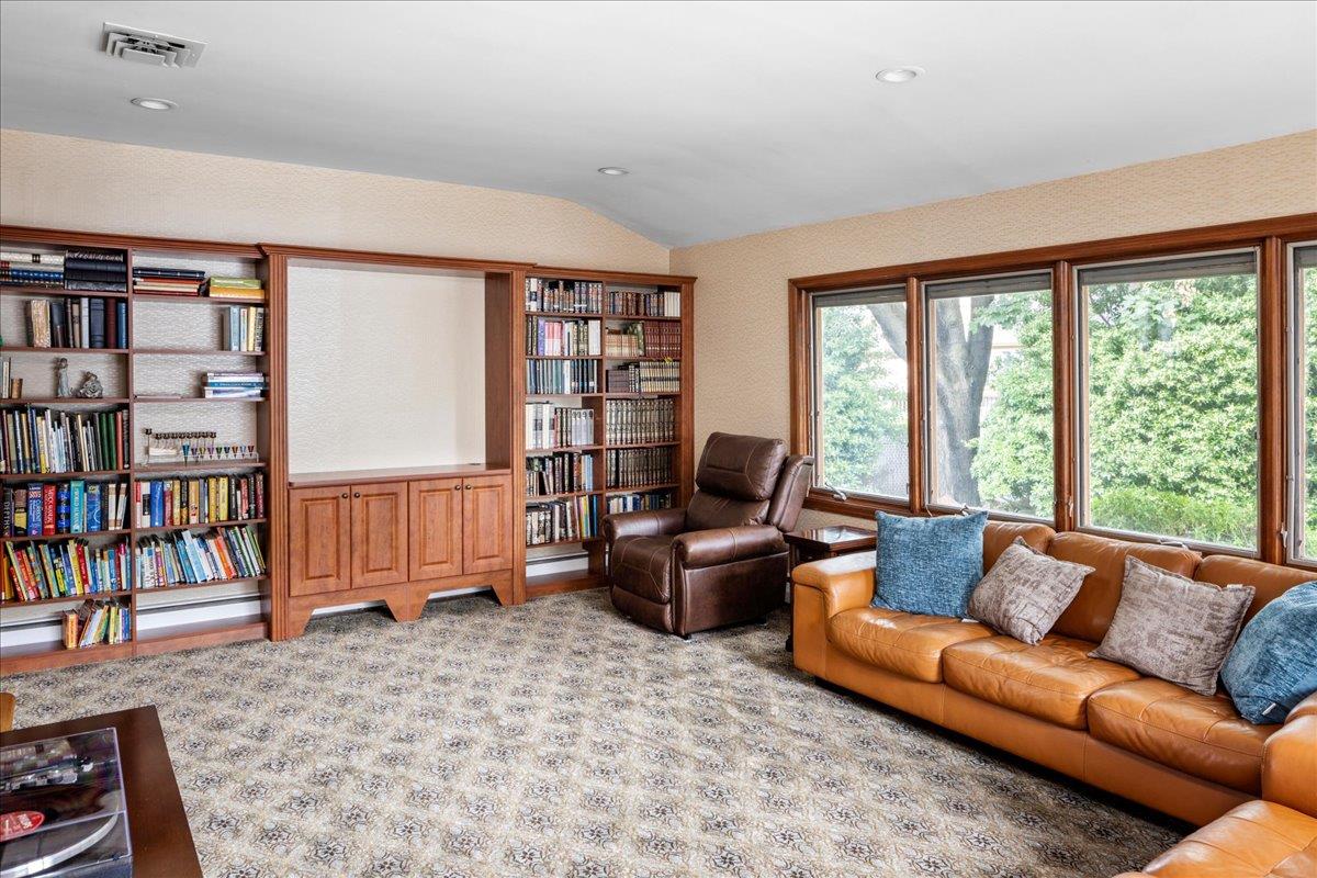 994 S End, Woodmere, NY 11598