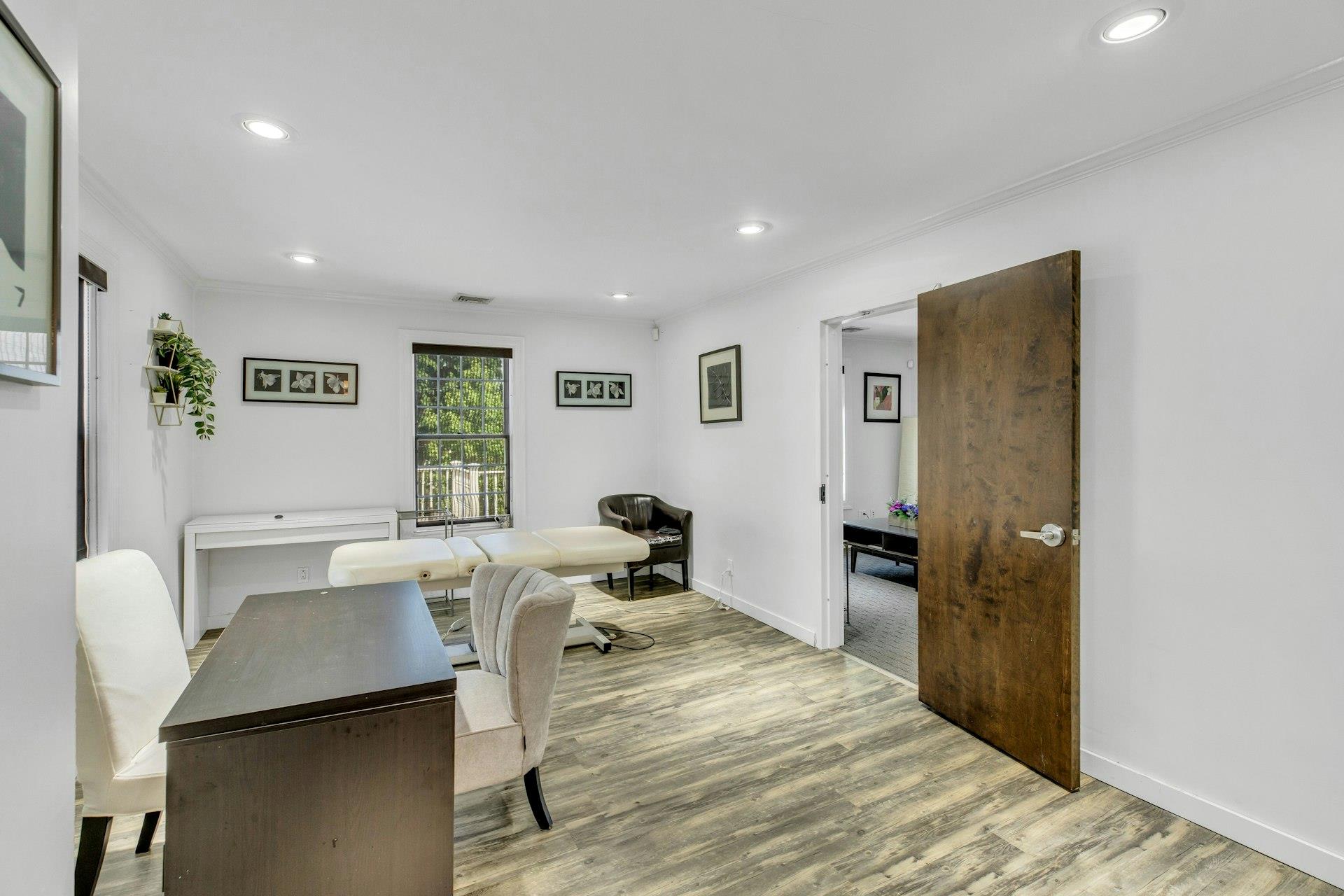 135 Plandome Road, Manhasset, NY 11030