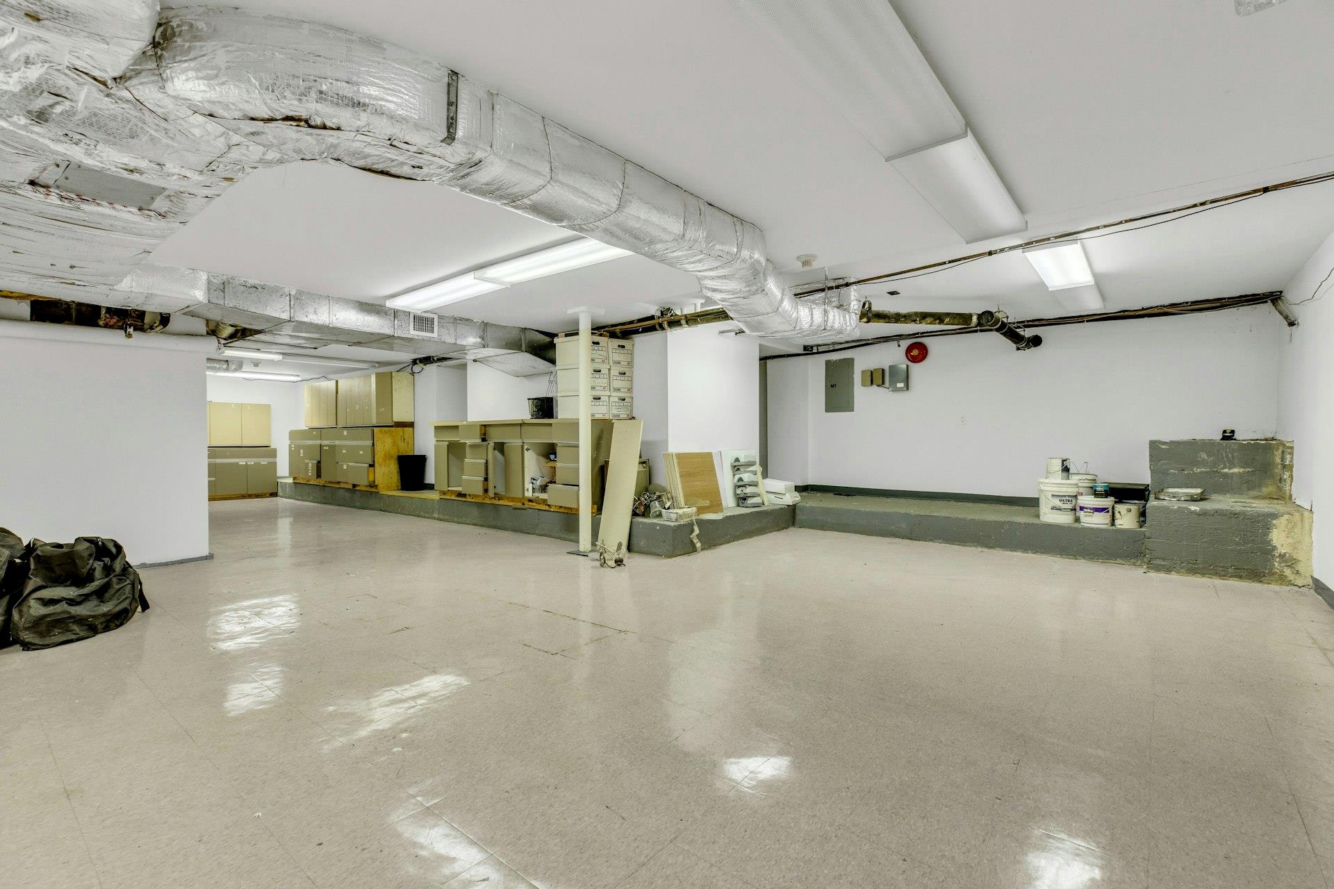 135 Plandome Road, Manhasset, NY 11030