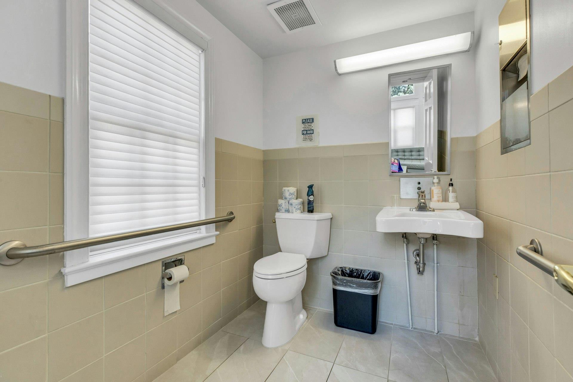 135 Plandome Road, Manhasset, NY 11030