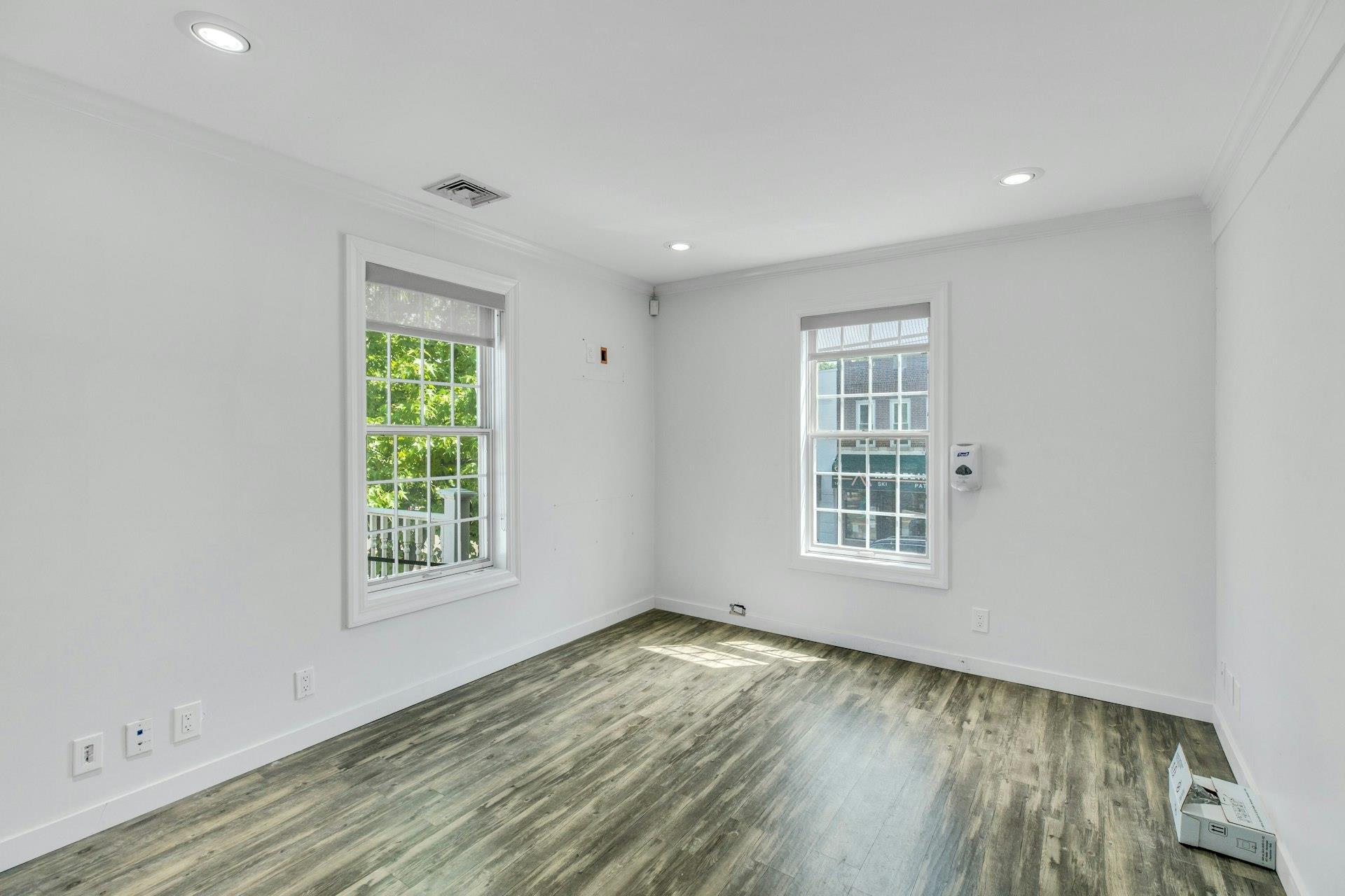 135 Plandome Road, Manhasset, NY 11030