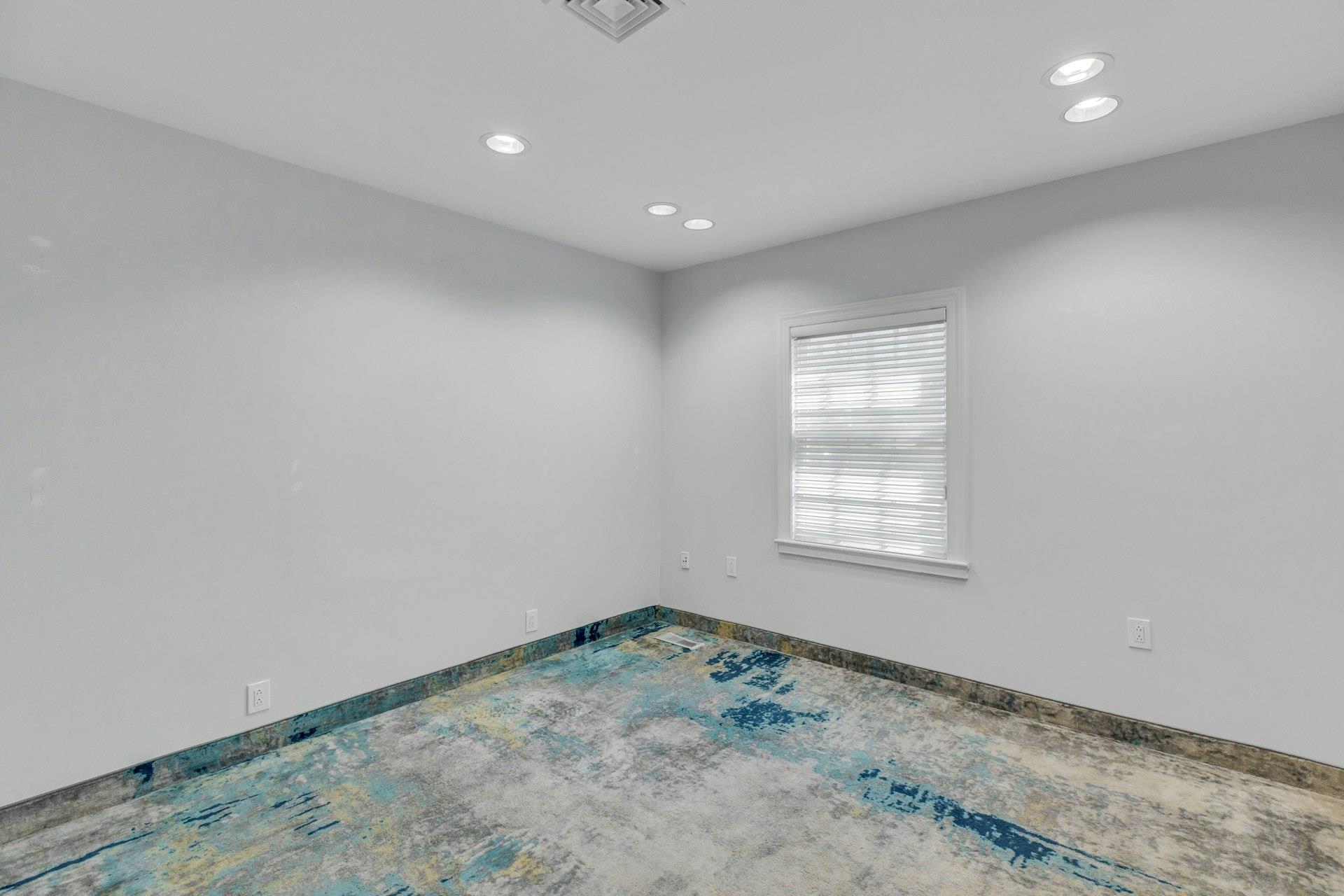 135 Plandome Road, Manhasset, NY 11030