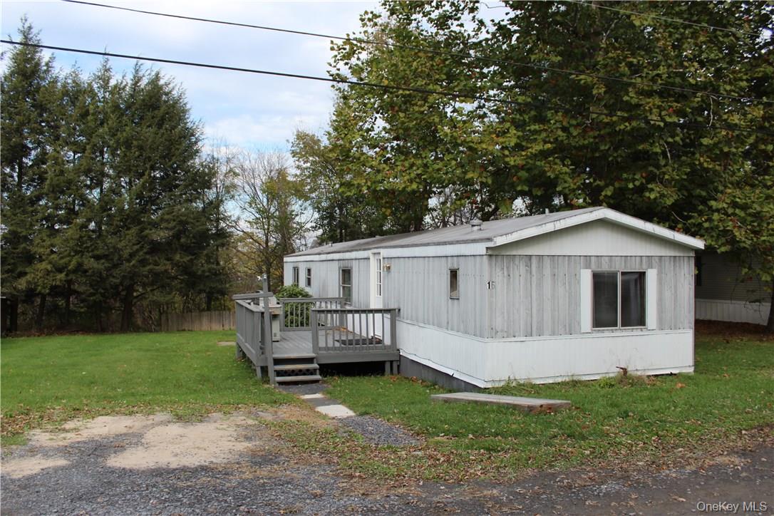 16 Tanglewood Park Drive, Marlboro, NY 12542