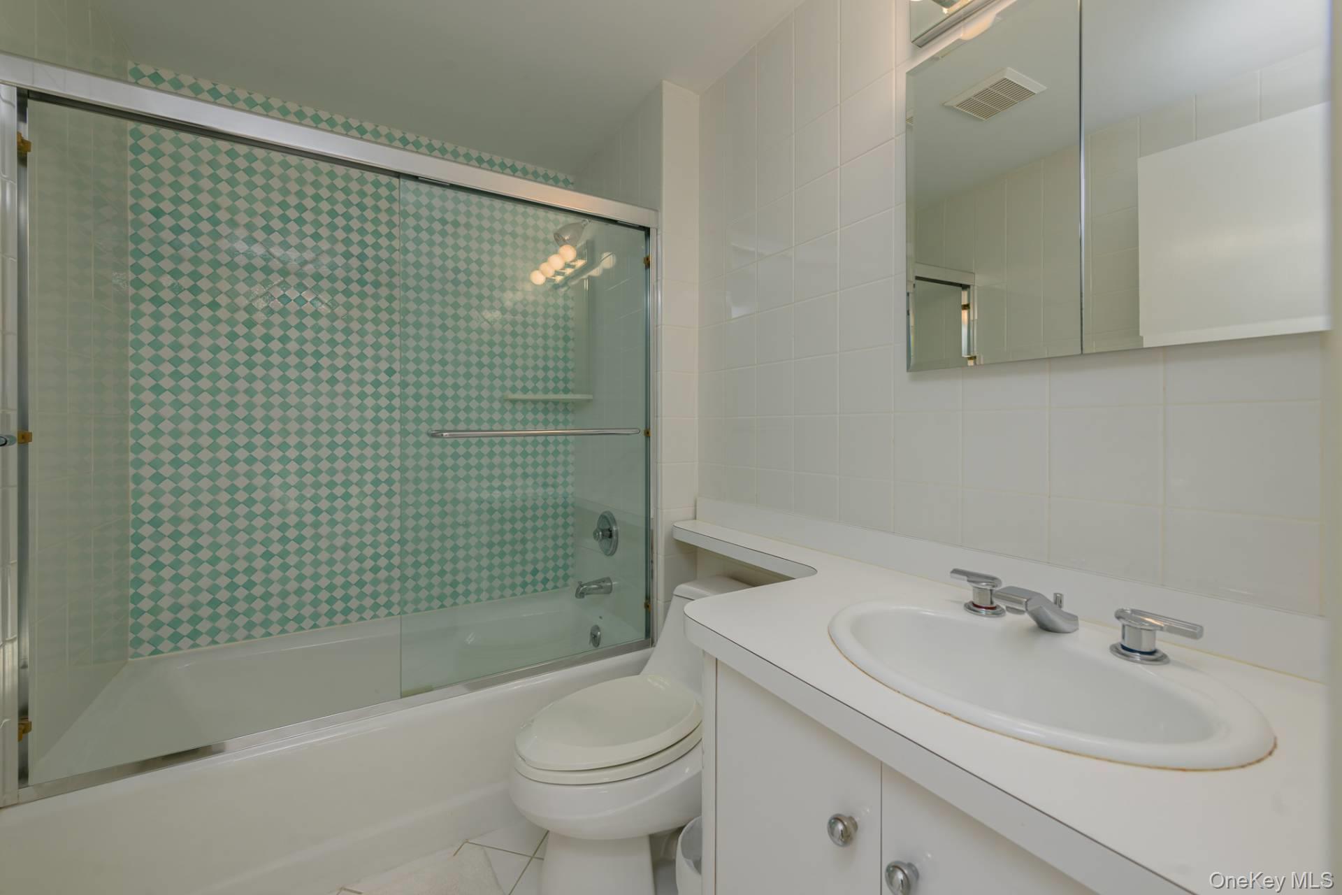 11 Paths End Court, Water Mill, NY 11976