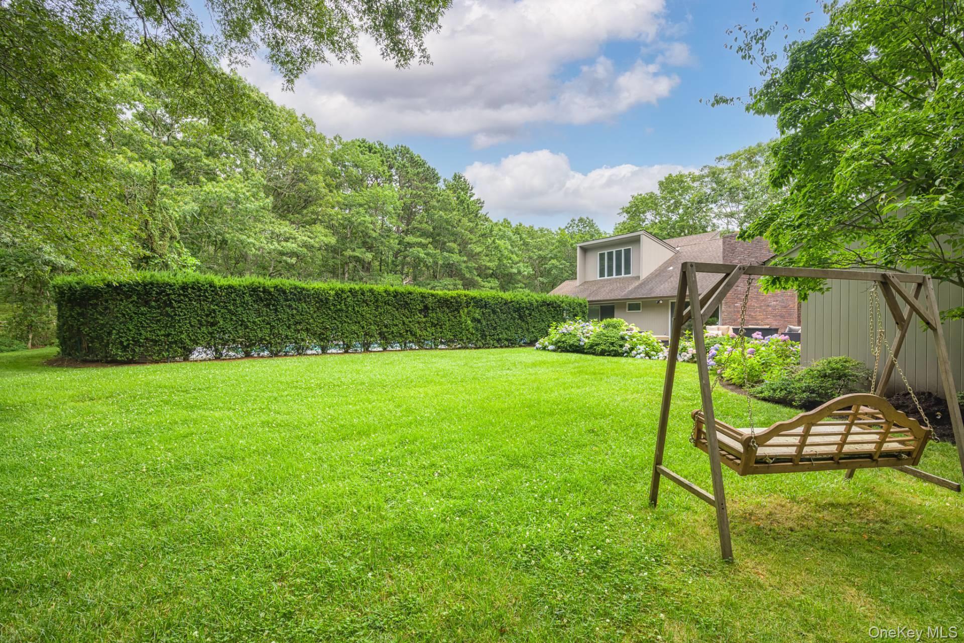 11 Paths End Court, Water Mill, NY 11976